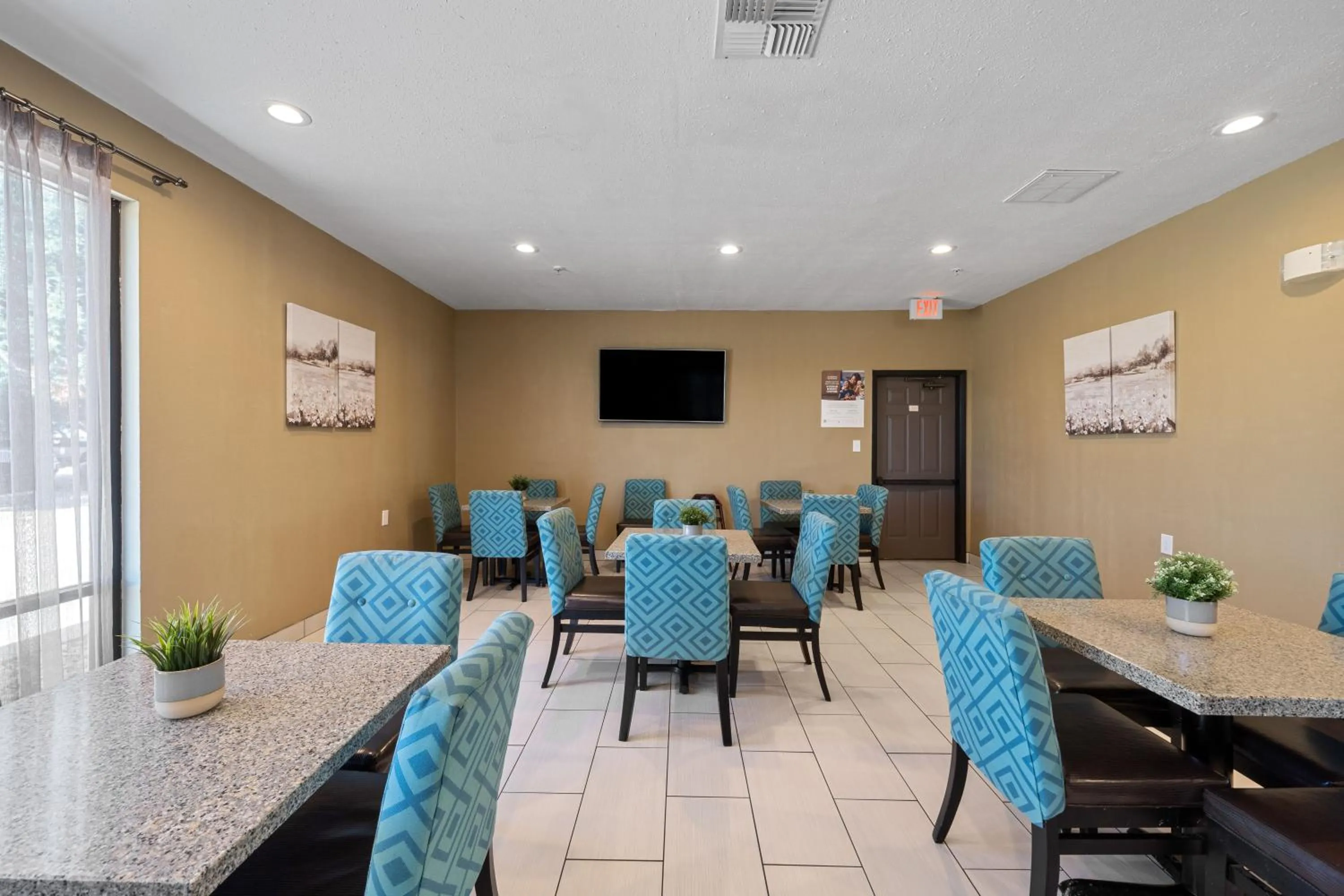 Dining area in Days Inn by Wyndham Round Rock