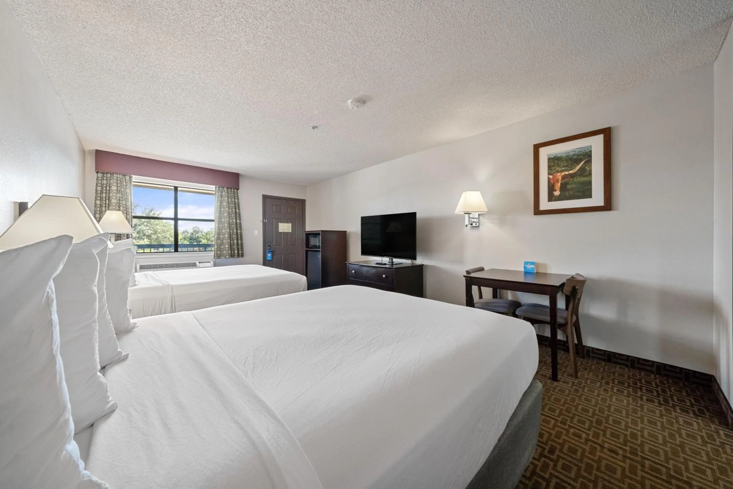 Bed in Days Inn by Wyndham Round Rock