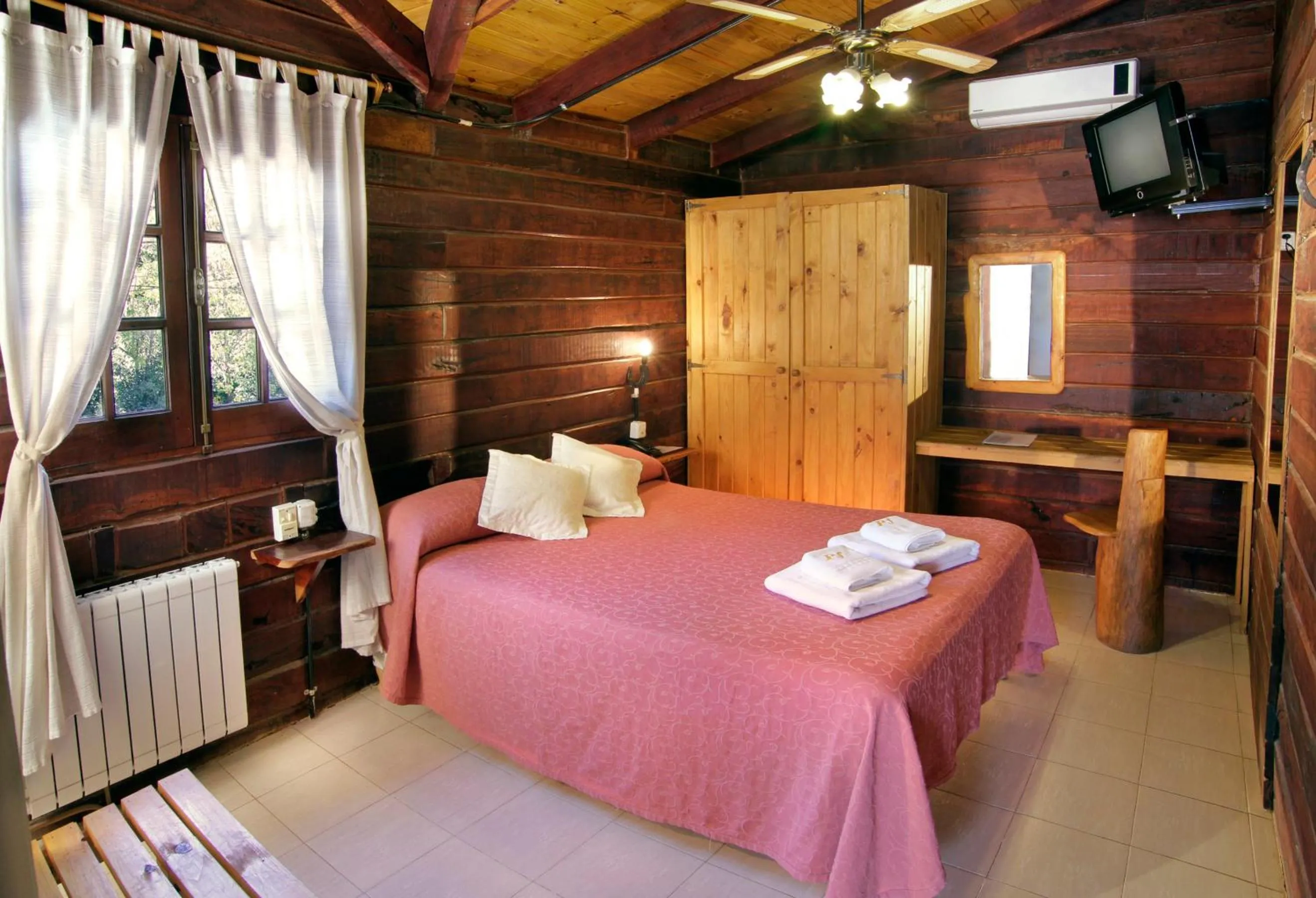 Photo of the whole room, Bed in Posada Pfullendorf - Adults Only