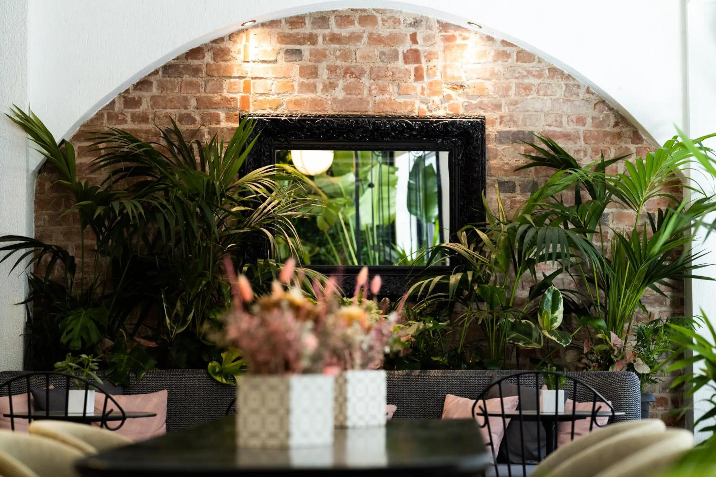 Restaurant/places to eat in The Mood Luxury Rooms