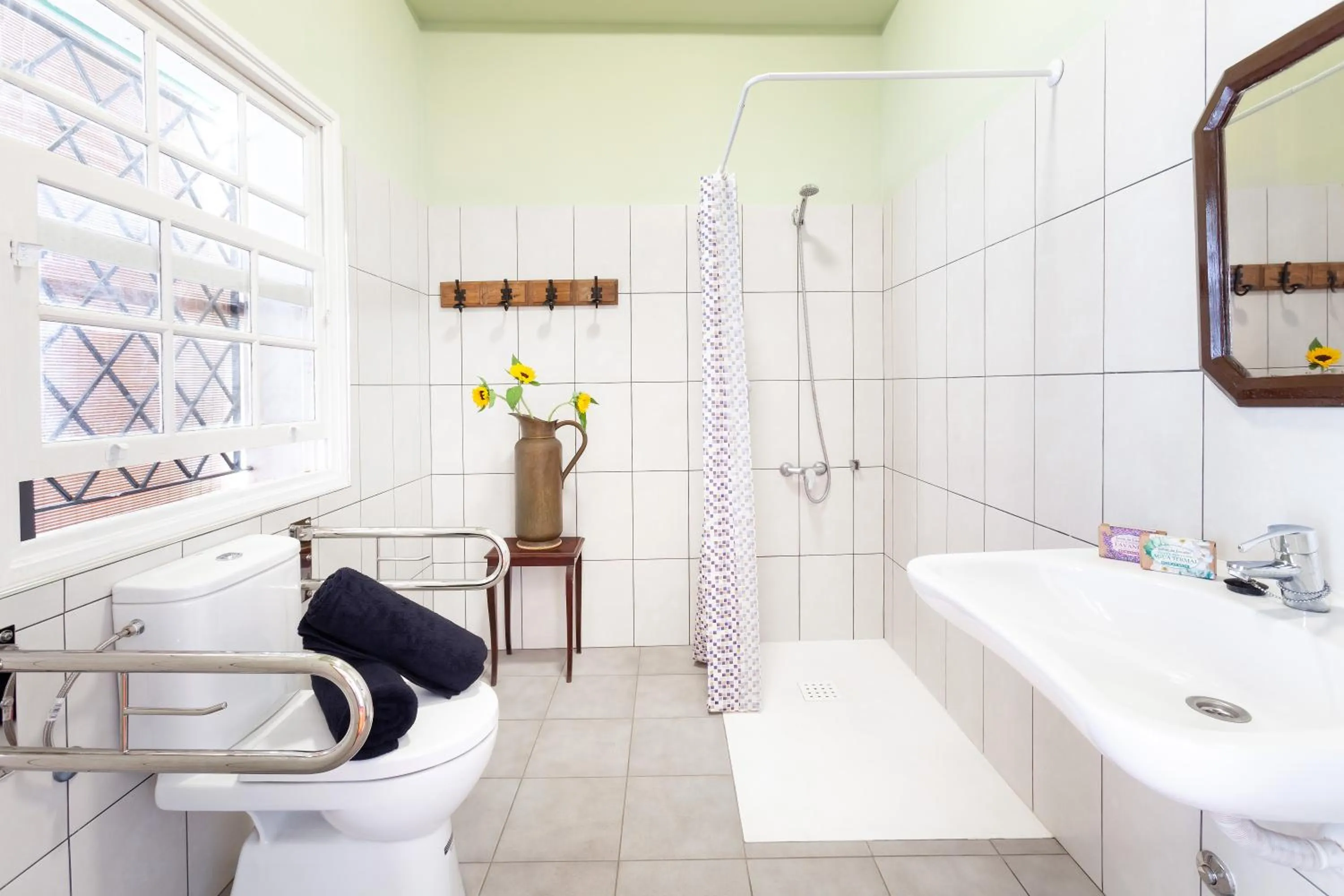 Shower in Patio Hostel