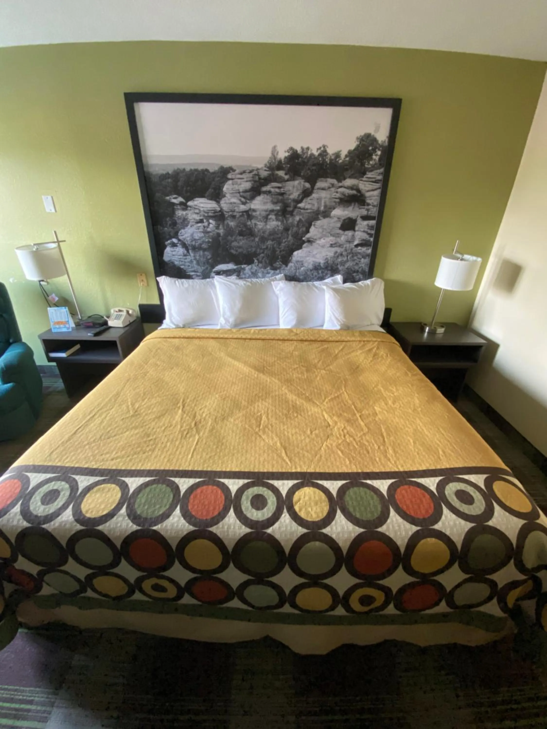 Bed in Super 8 by Wyndham Metropolis