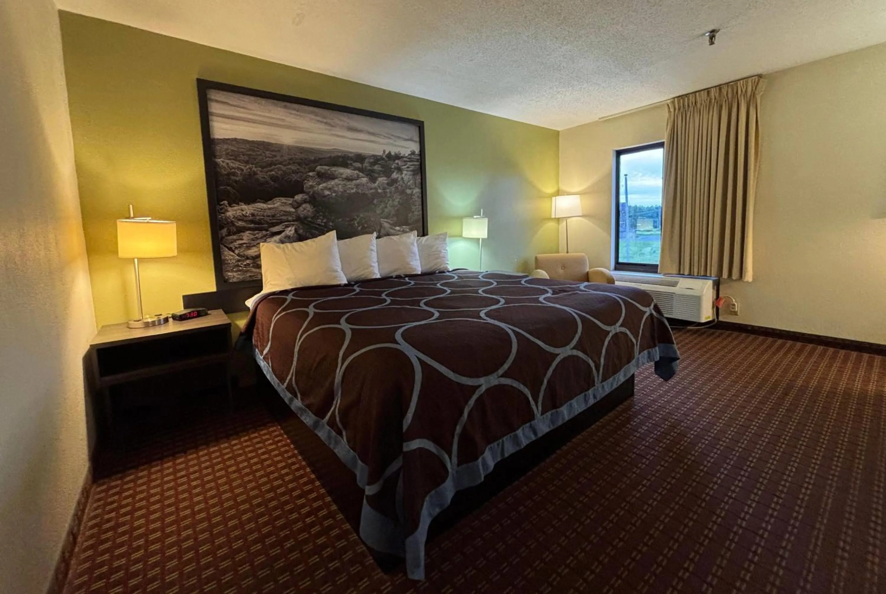 Photo of the whole room, Bed in Super 8 by Wyndham Metropolis