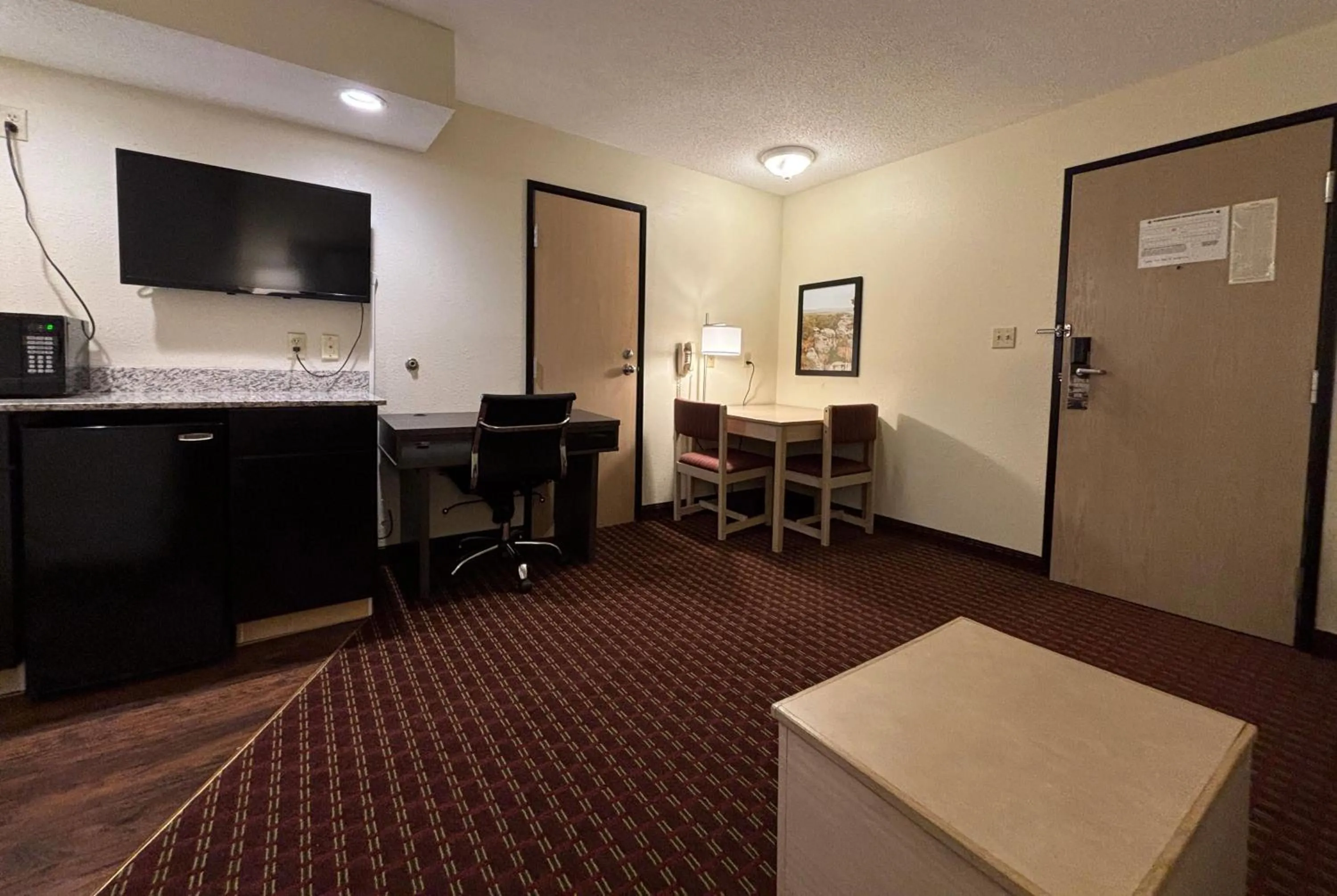 Photo of the whole room in Super 8 by Wyndham Metropolis