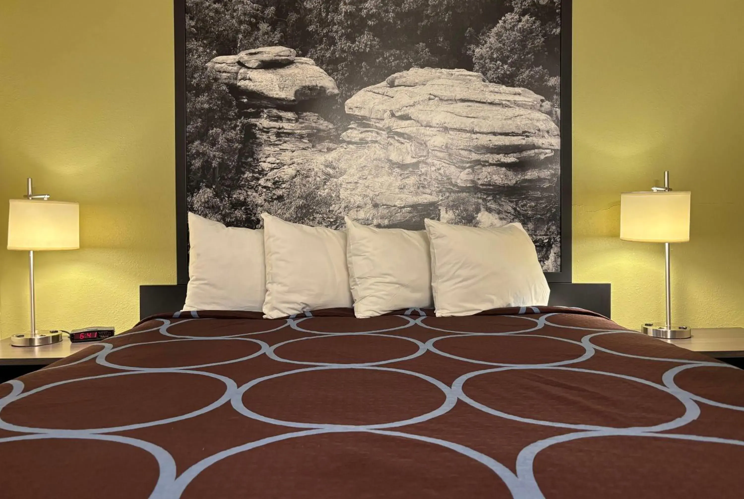 King Studio Suite - Smoking in Super 8 by Wyndham Metropolis King Studio Suite - Smoking in Super 8 by Wyndham Metropolis