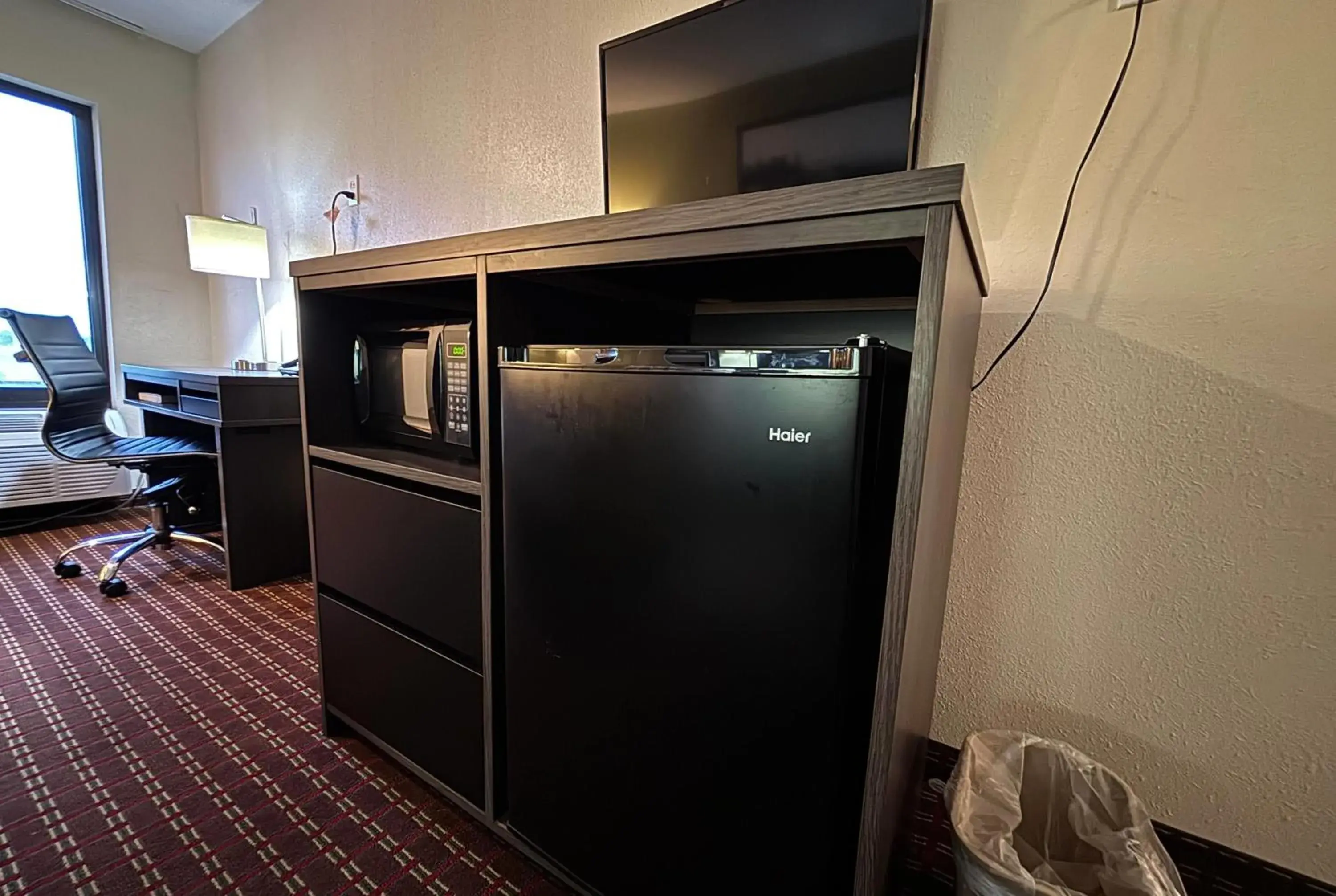 King Studio Suite - Non-Smoking in Super 8 by Wyndham Metropolis King Studio Suite - Non-Smoking in Super 8 by Wyndham Metropolis