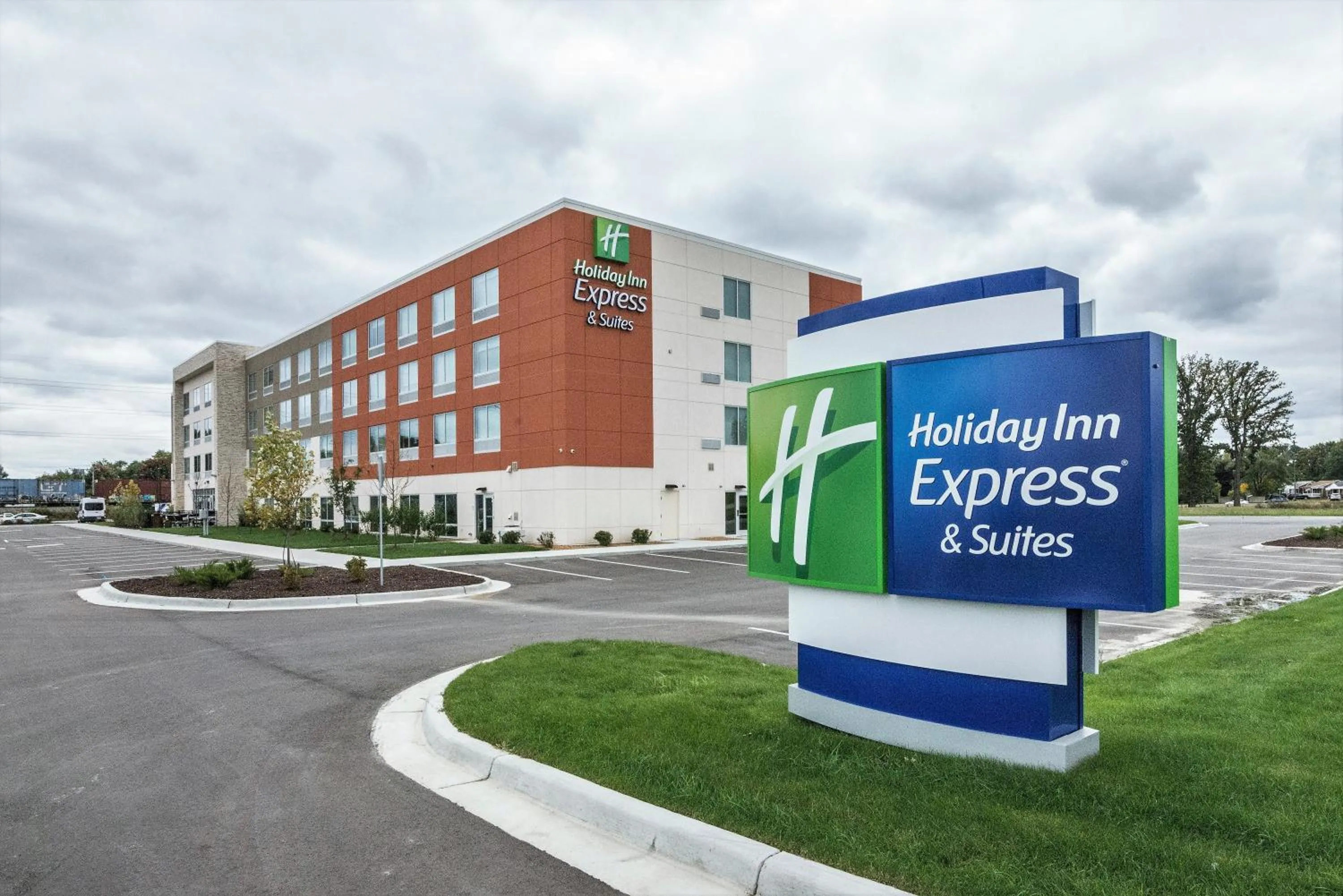 Property building in Holiday Inn Express & Suites Allen Park by IHG