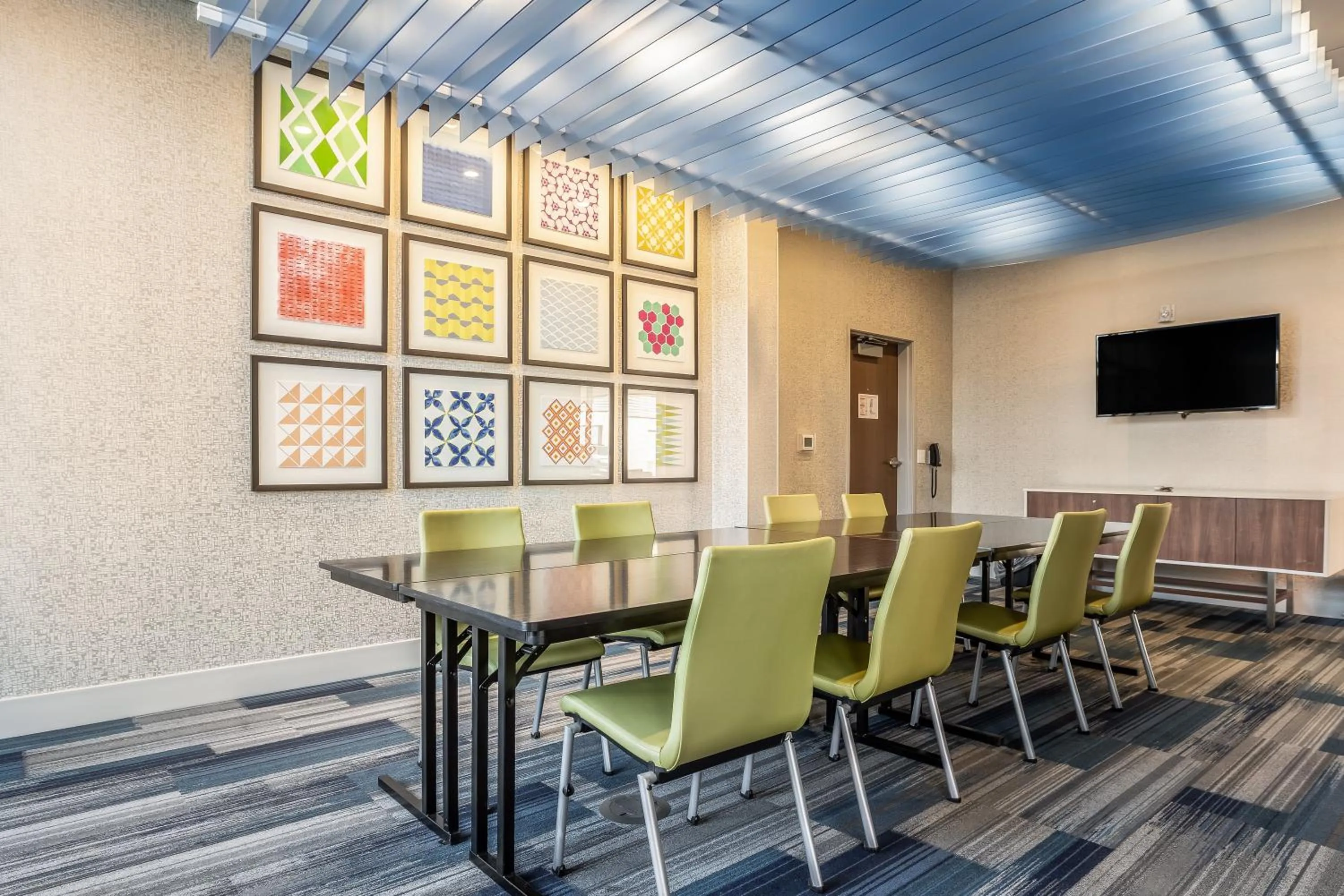 Meeting/conference room in Holiday Inn Express & Suites Platteville by IHG