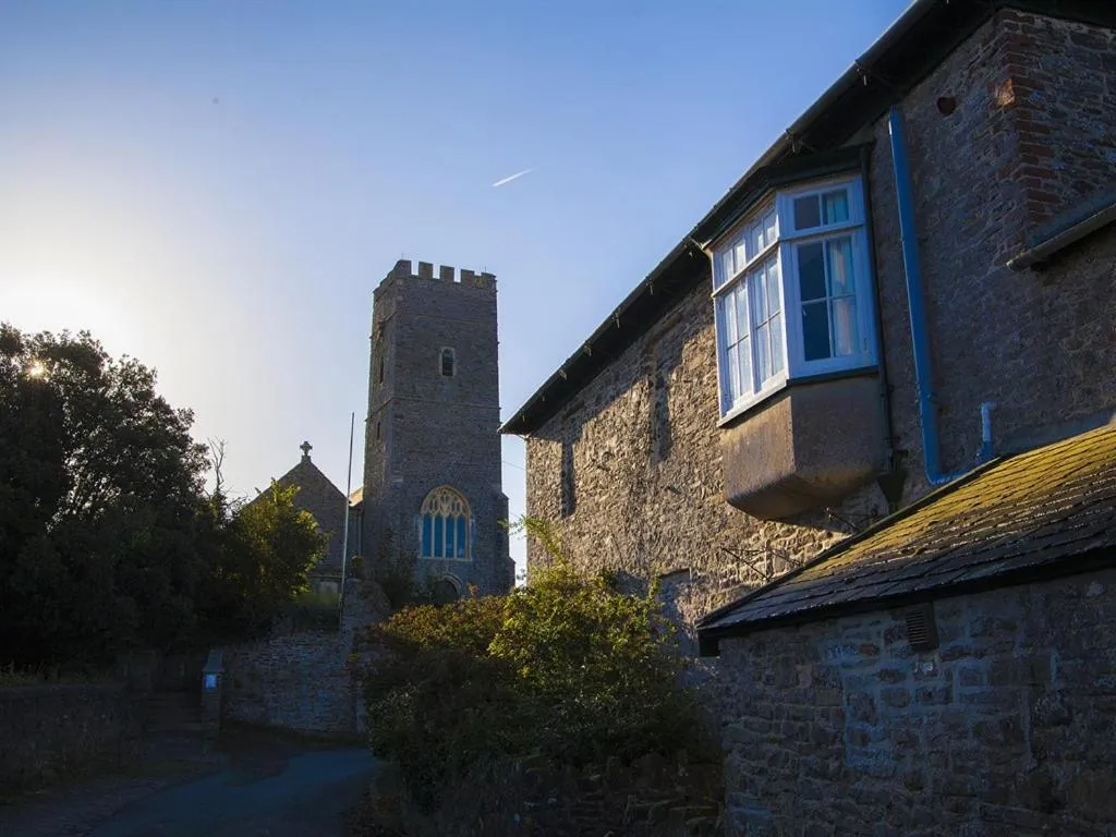 Property building in Instow Barton