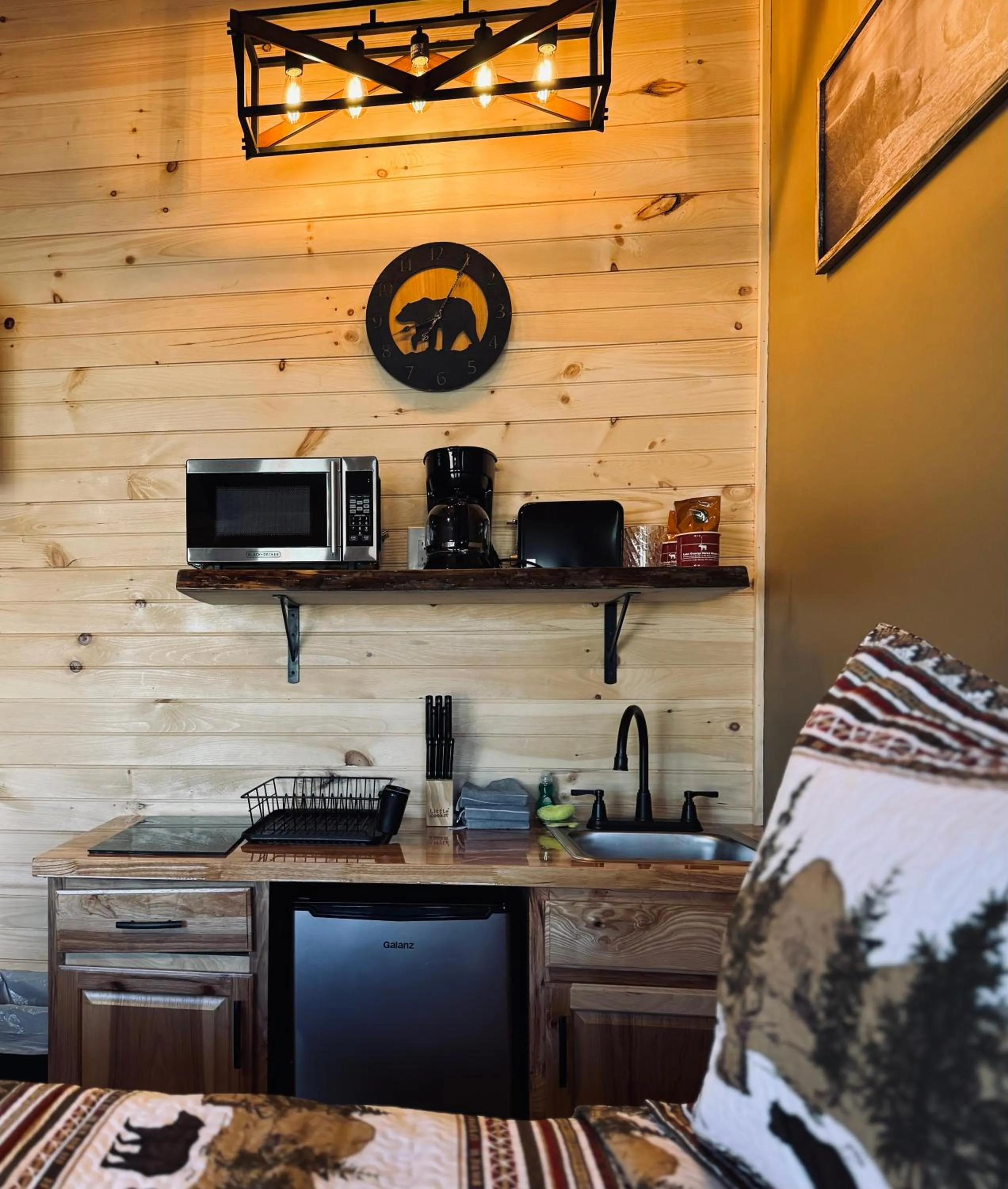 Bed in Motel Montreal