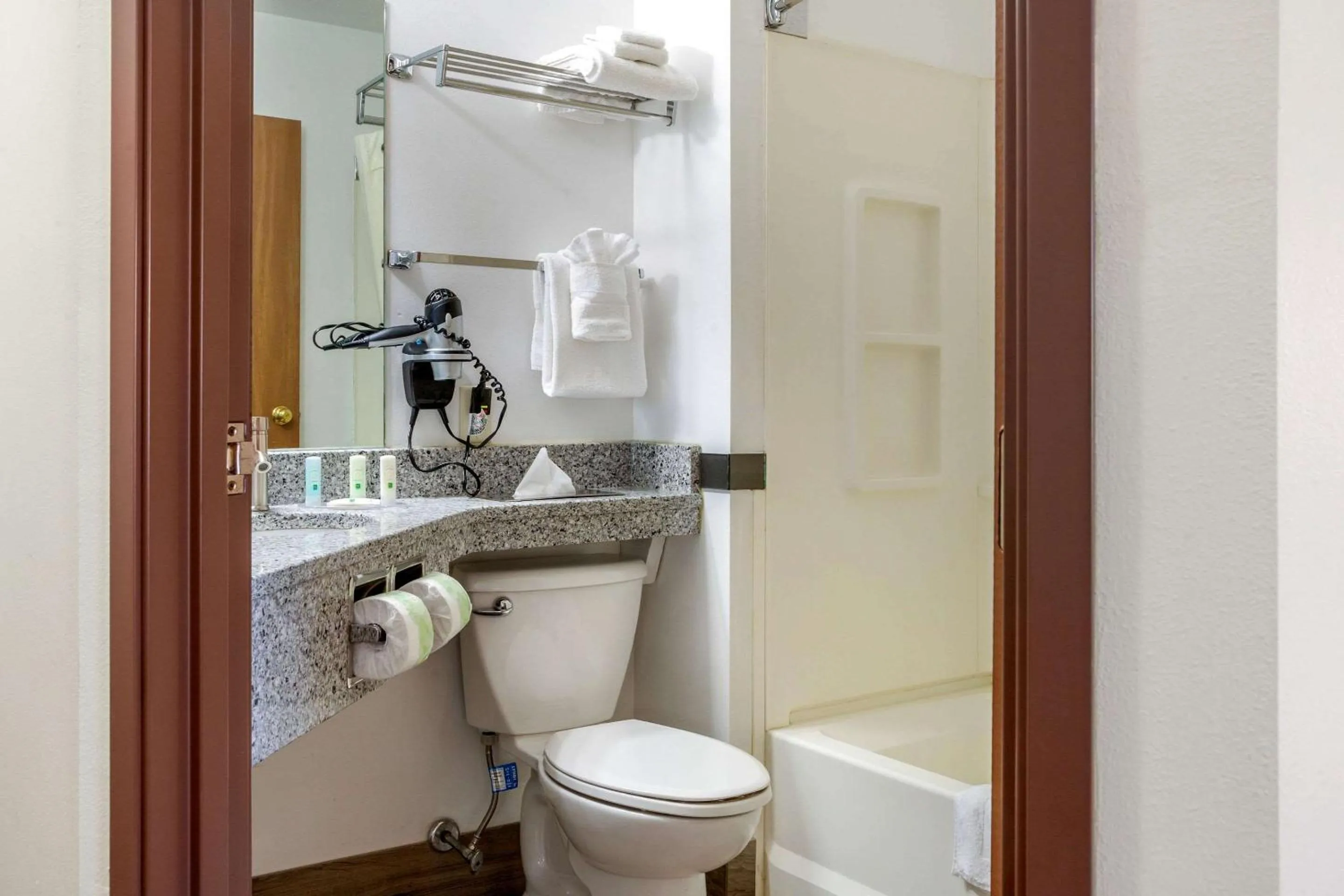 Bathroom in Quality Inn & Suites Prairie Du Chien