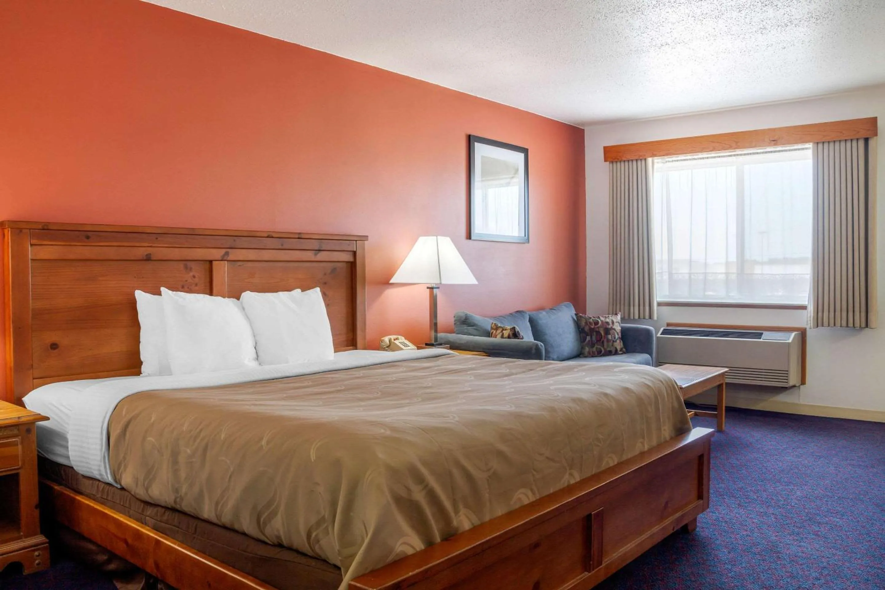 Photo of the whole room, Bed in Quality Inn & Suites Prairie Du Chien