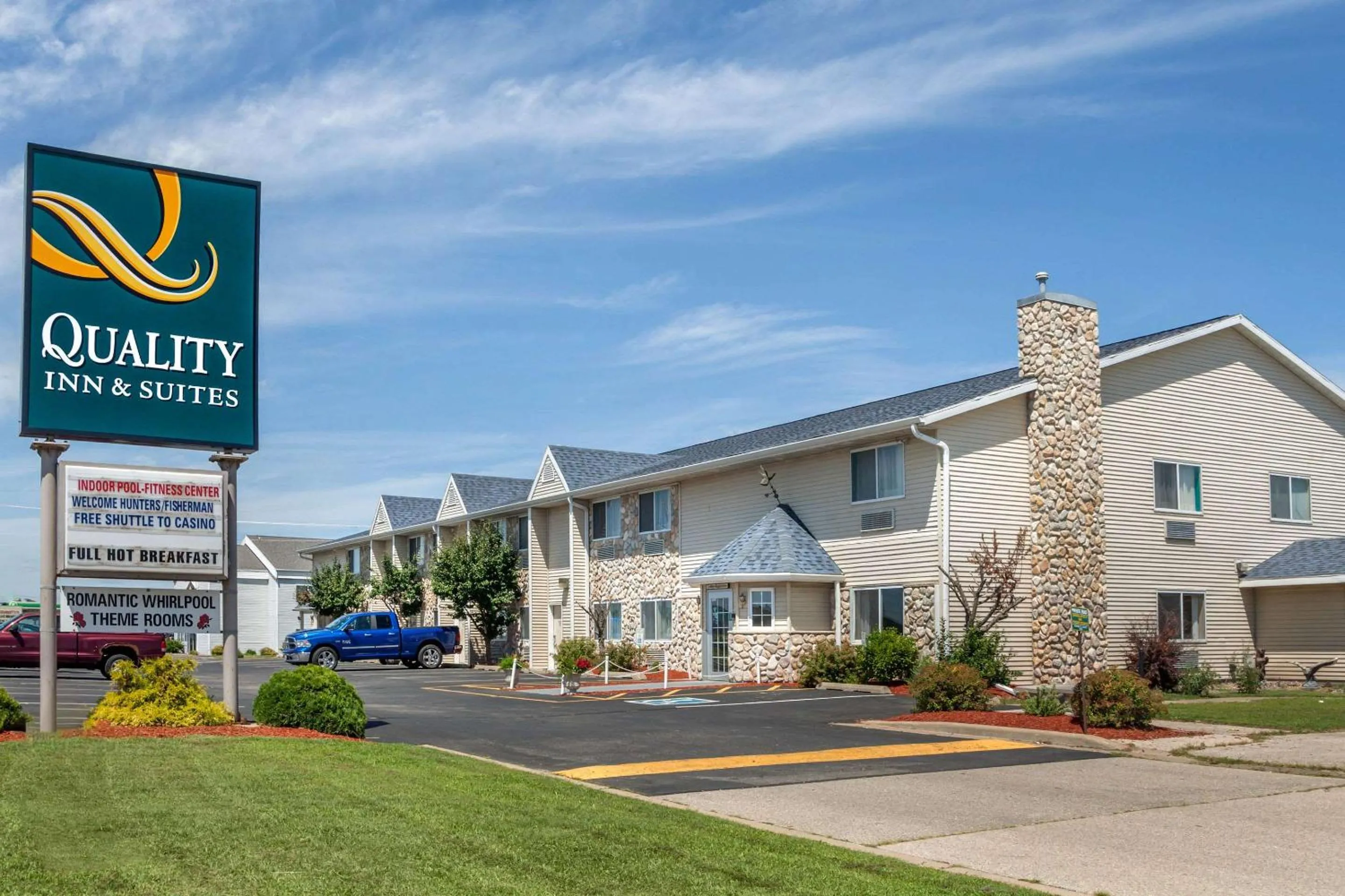 Property building in Quality Inn & Suites Prairie Du Chien