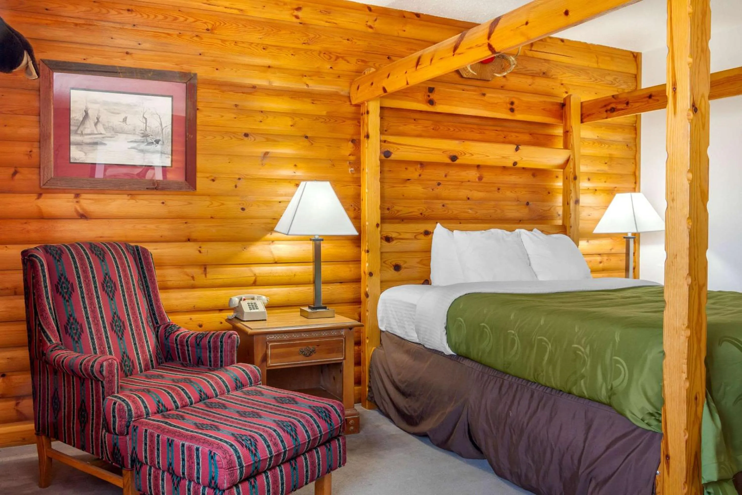 Photo of the whole room, Bed in Quality Inn & Suites Prairie Du Chien