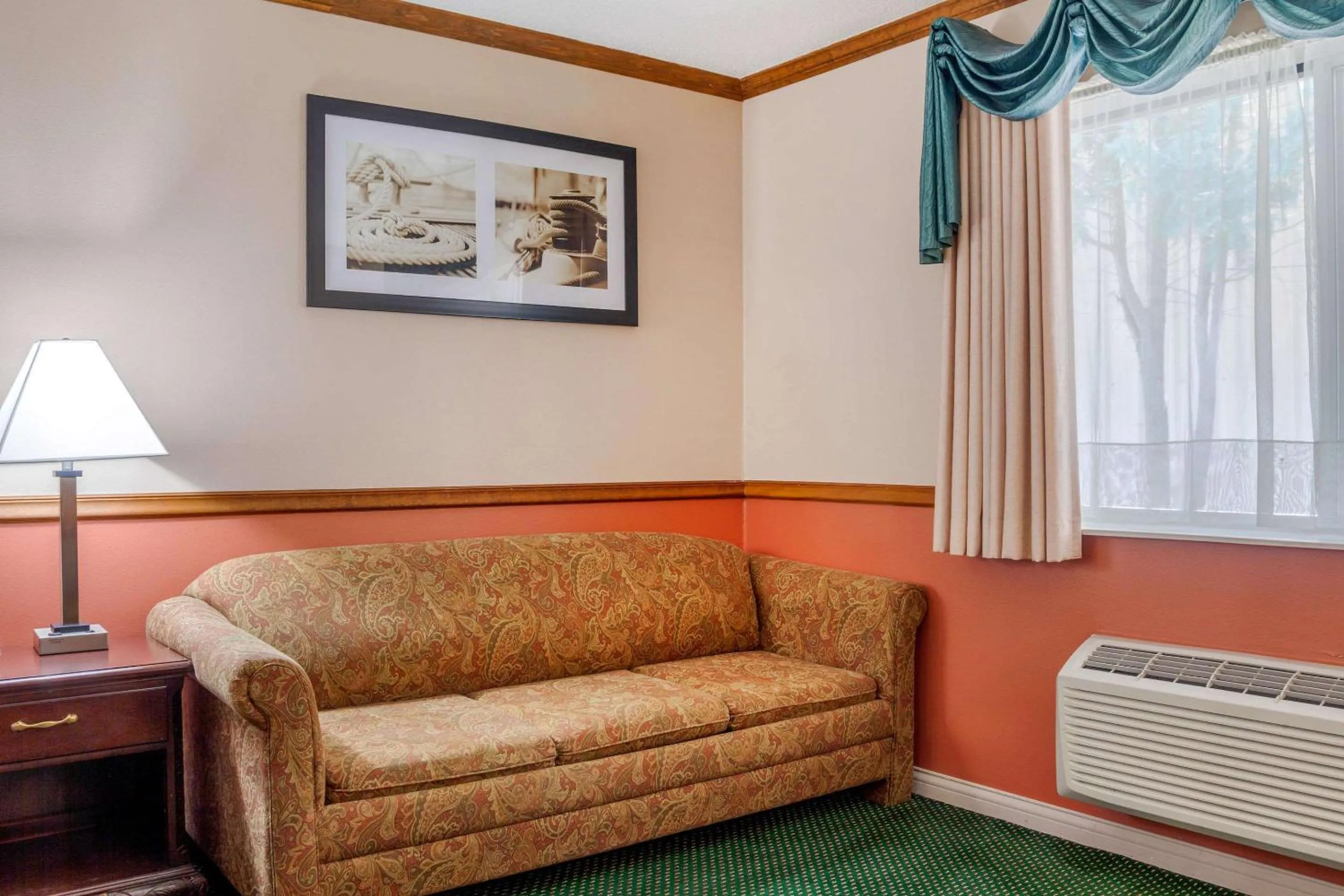 Photo of the whole room in Quality Inn & Suites Prairie Du Chien