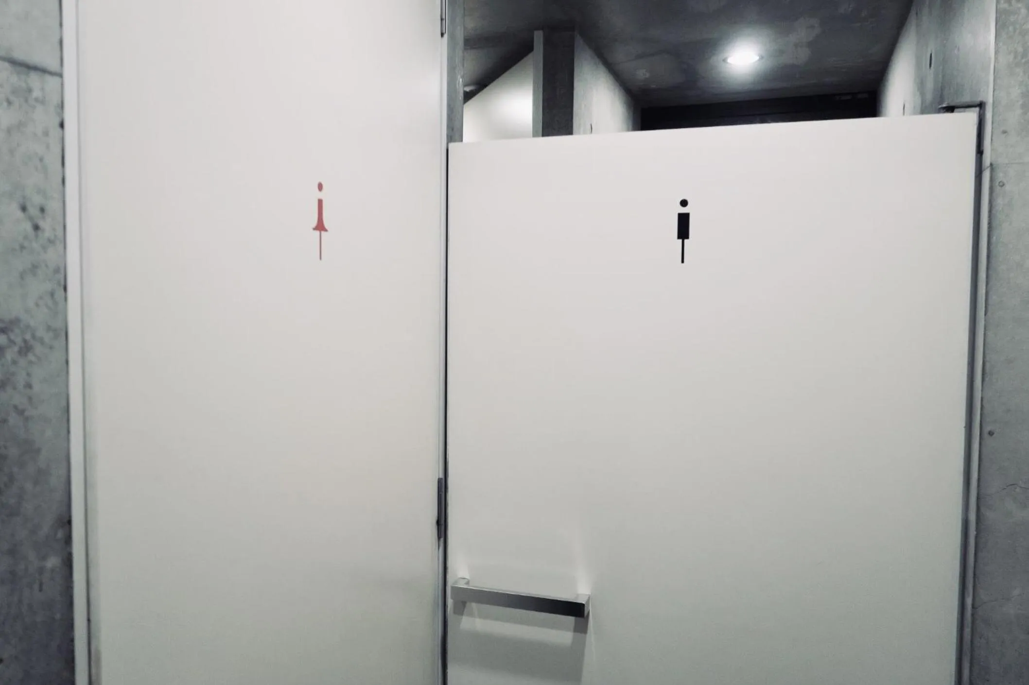 Area and facilities in Kangaroo Hotel