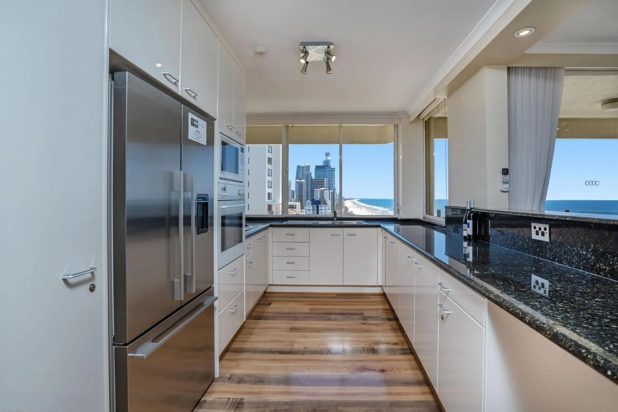 Kitchen or kitchenette in Dorchester On The Beach