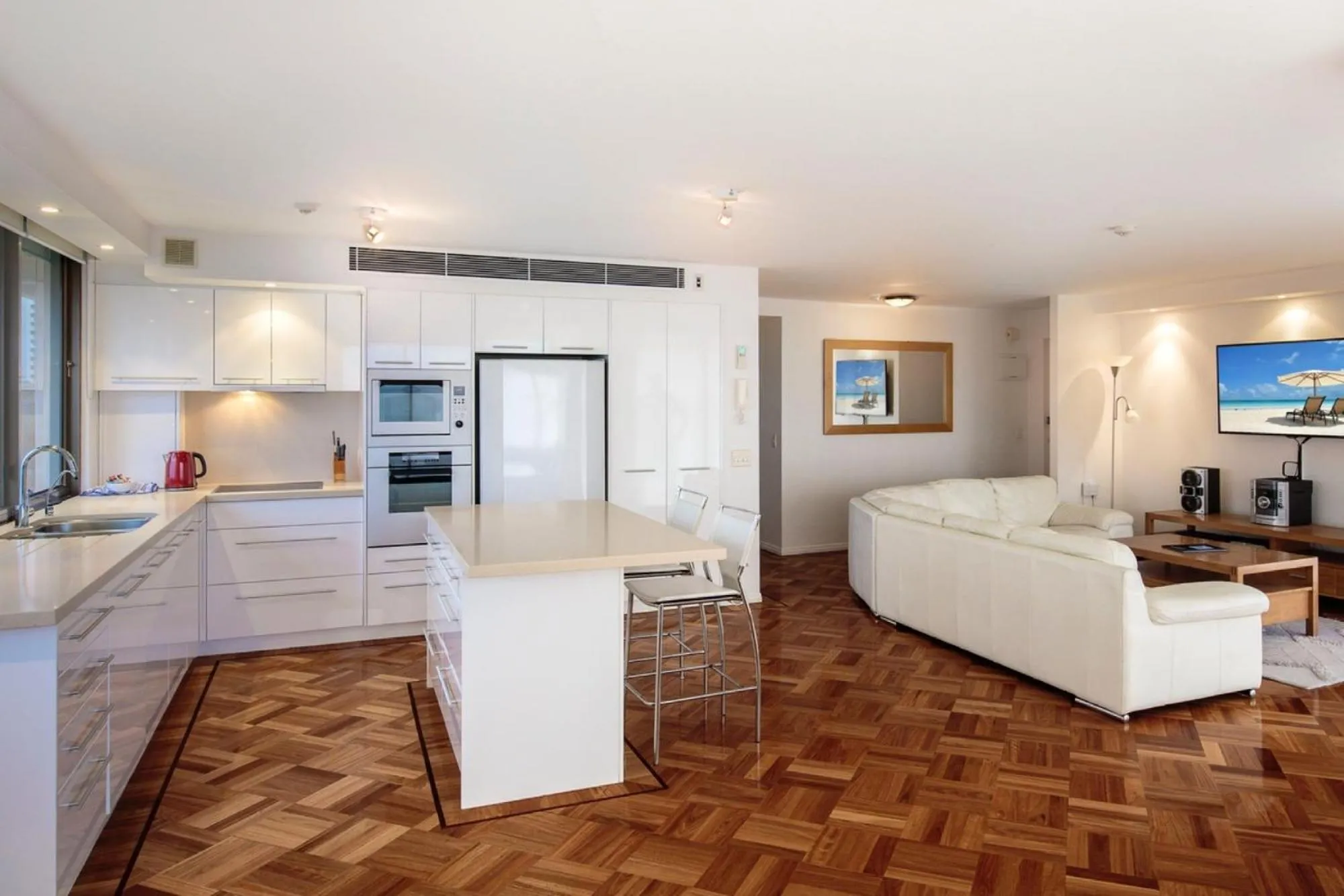 Kitchen or kitchenette, Bed in Dorchester On The Beach