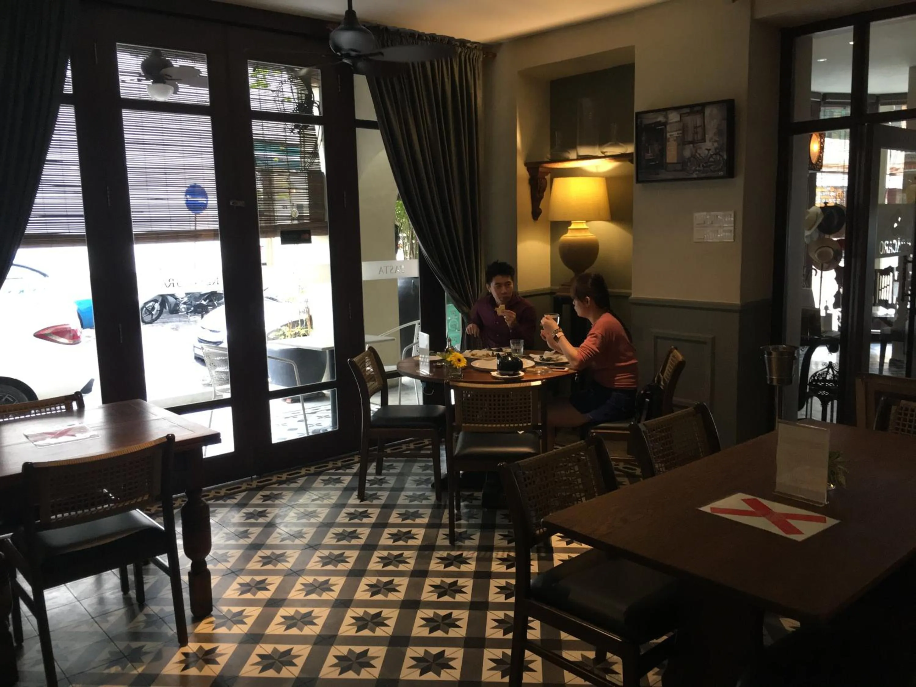 Restaurant/places to eat in Campbell House