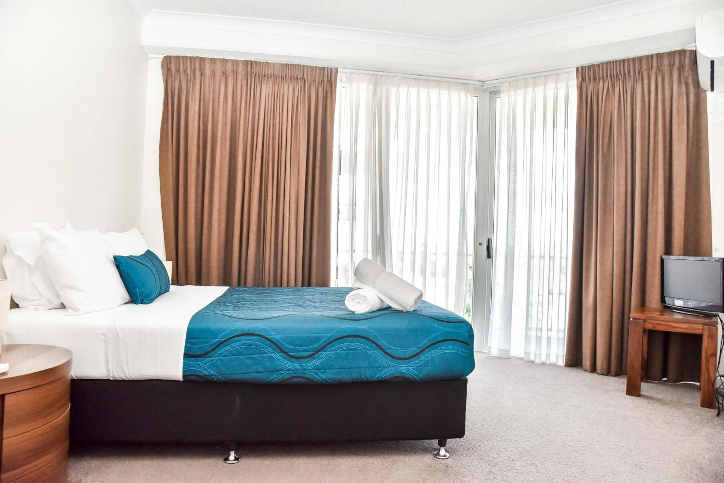 Bed in Founda Gardens Apartments