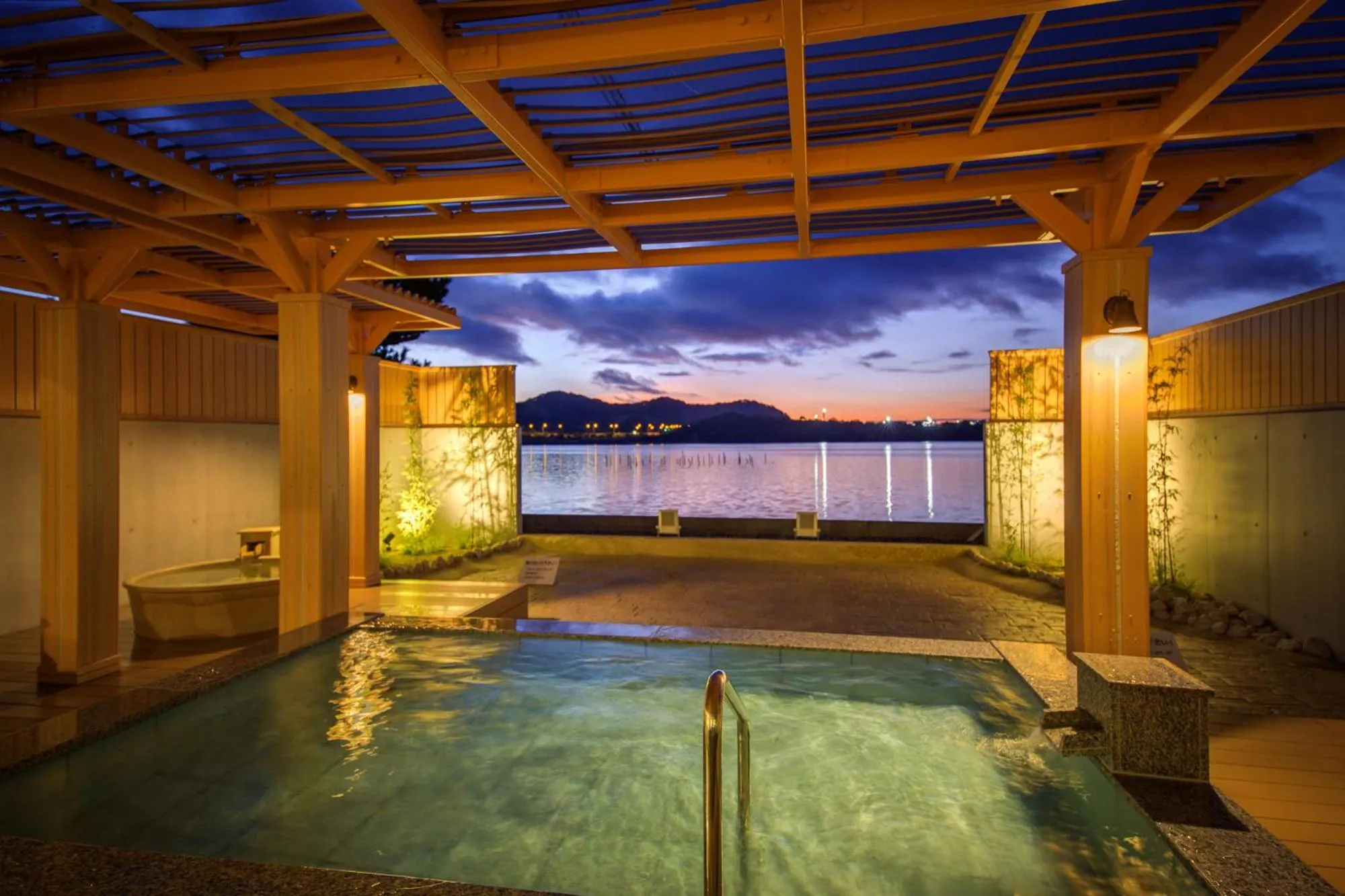 Lake view in Hotel Green Plaza Hamanako