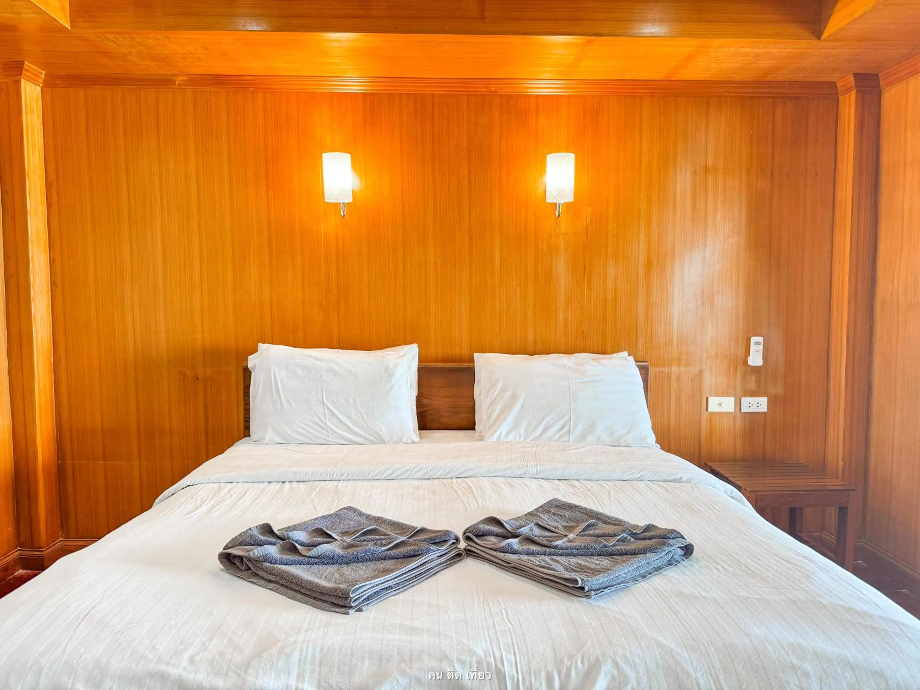Bed in Lipe Power Beach Resort