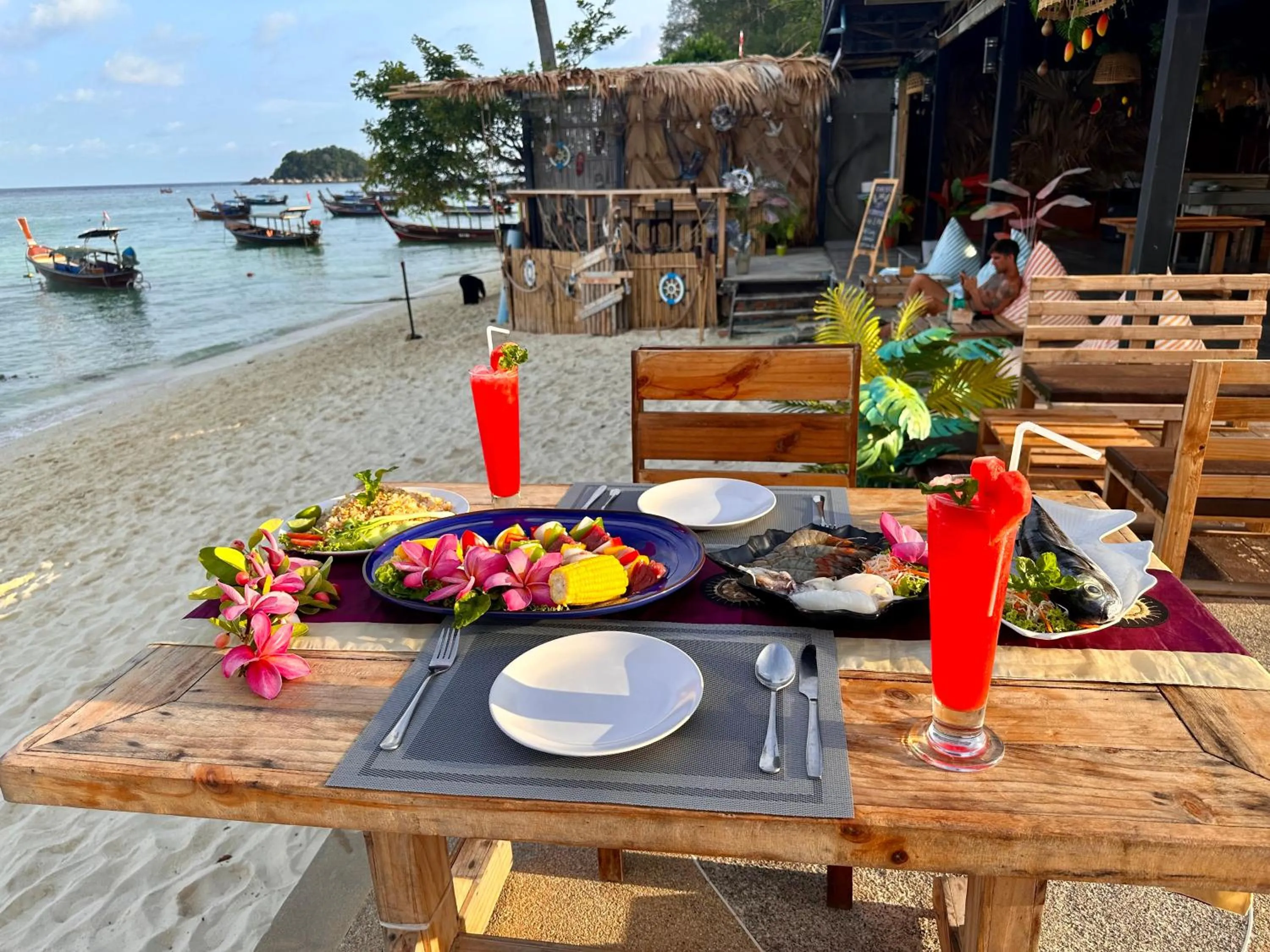 BBQ facilities in Lipe Power Beach Resort