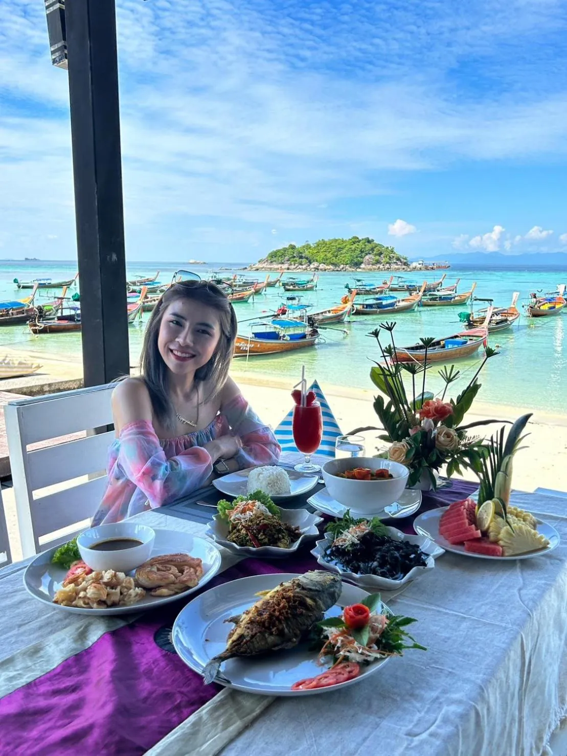 Restaurant/places to eat in Lipe Power Beach Resort