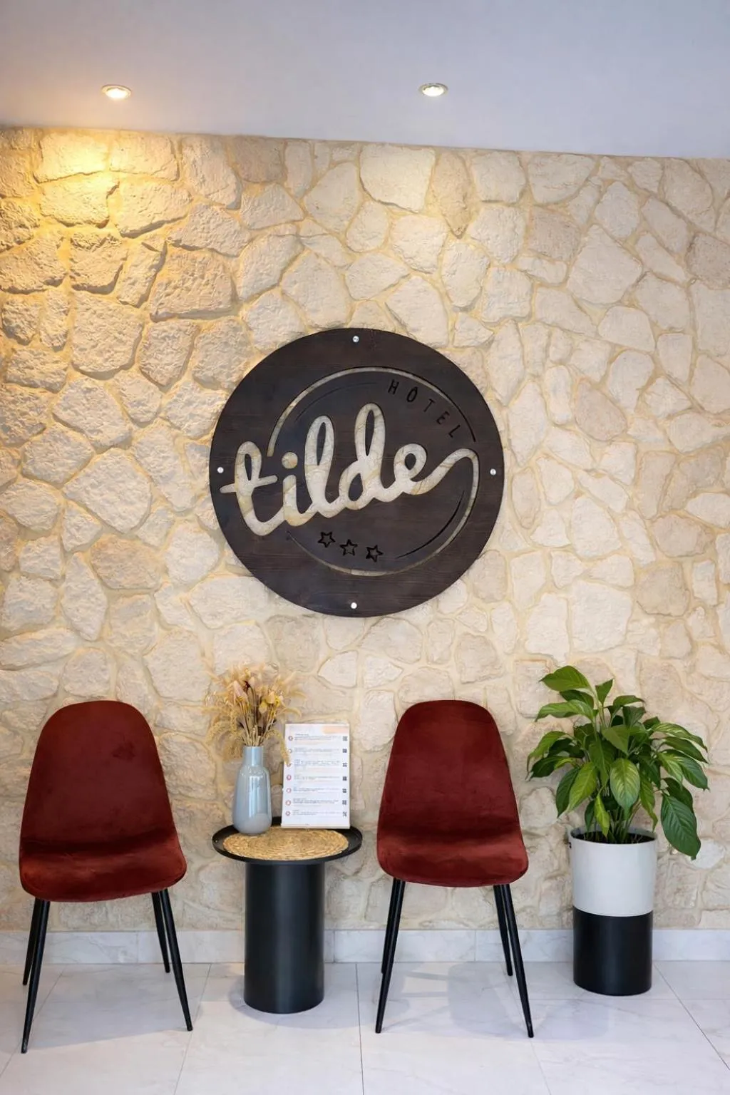 Lobby or reception in Hôtel Tilde