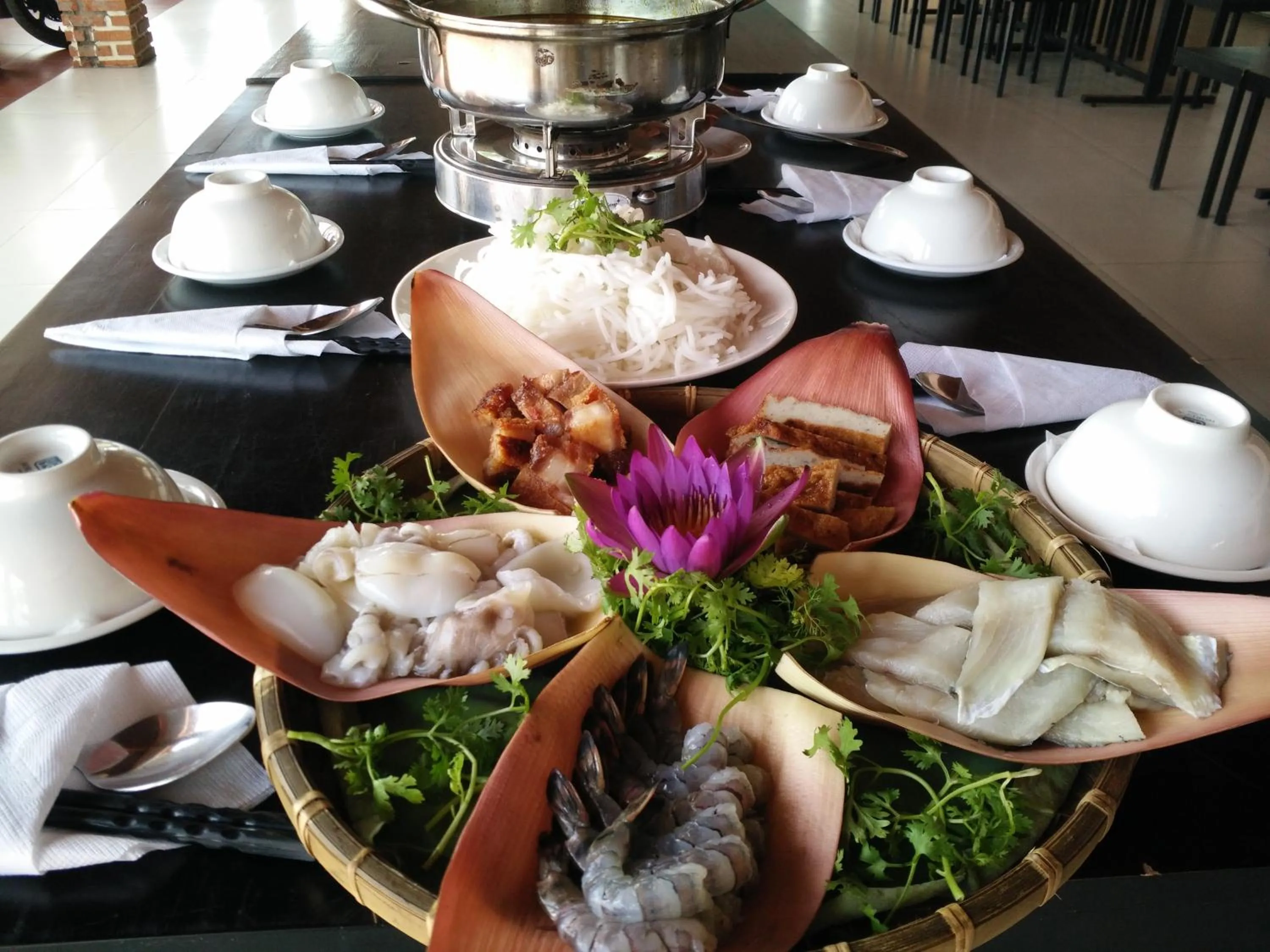 Food in Suoi Hong Resort