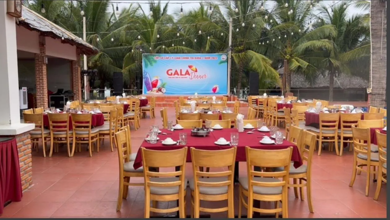 Restaurant/places to eat in Suoi Hong Resort