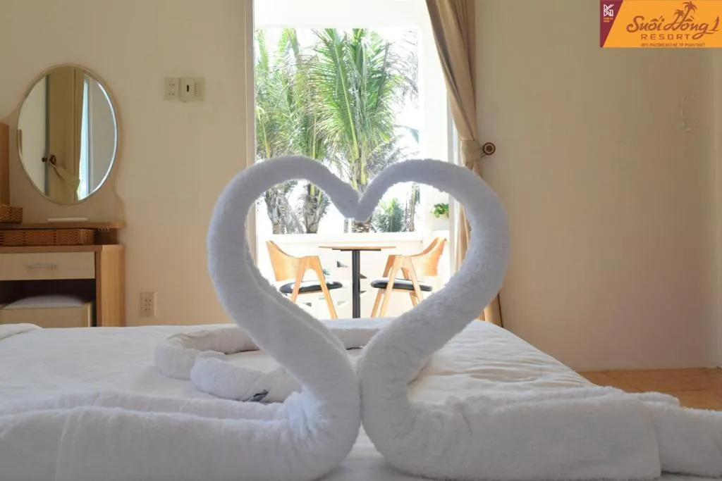 Bed in Suoi Hong Resort