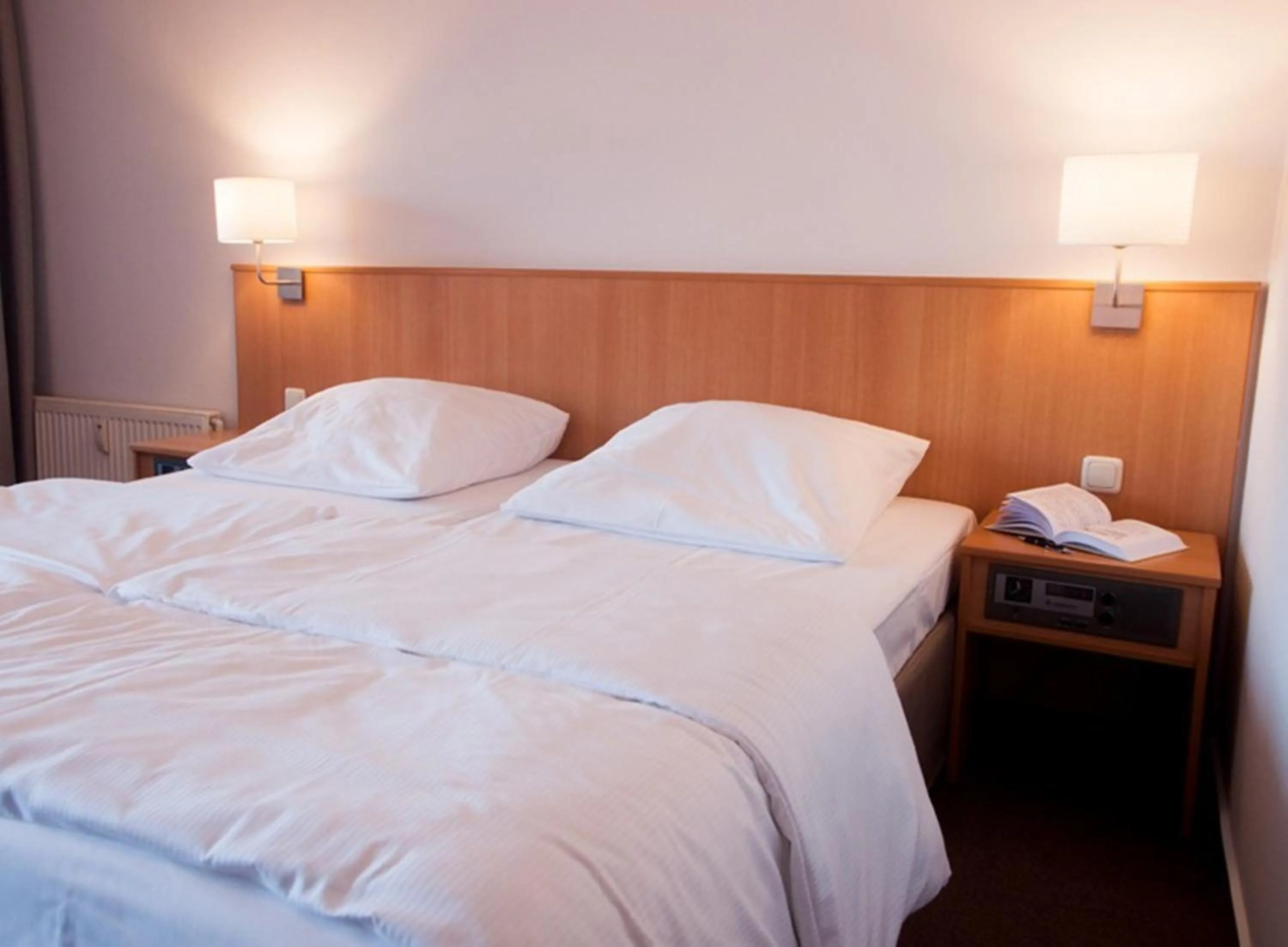 Photo of the whole room, Bed in Angler Hof