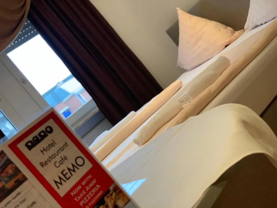 Bed in Hotel Restaurant Memo