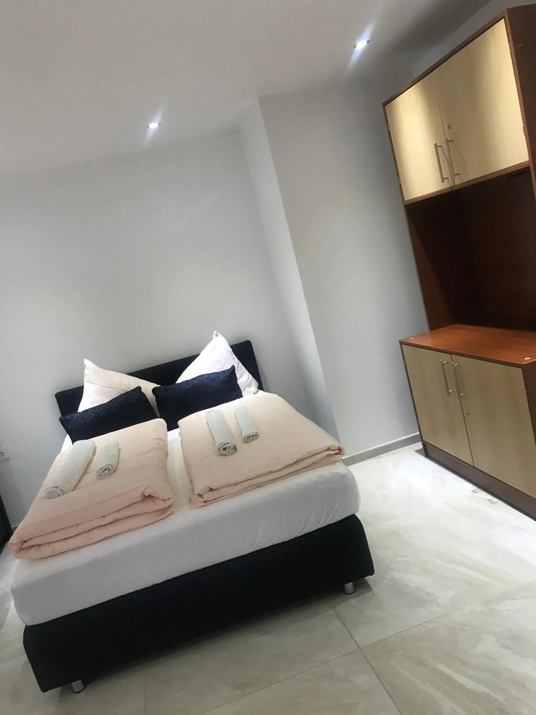 Bed in Hotel Restaurant Memo