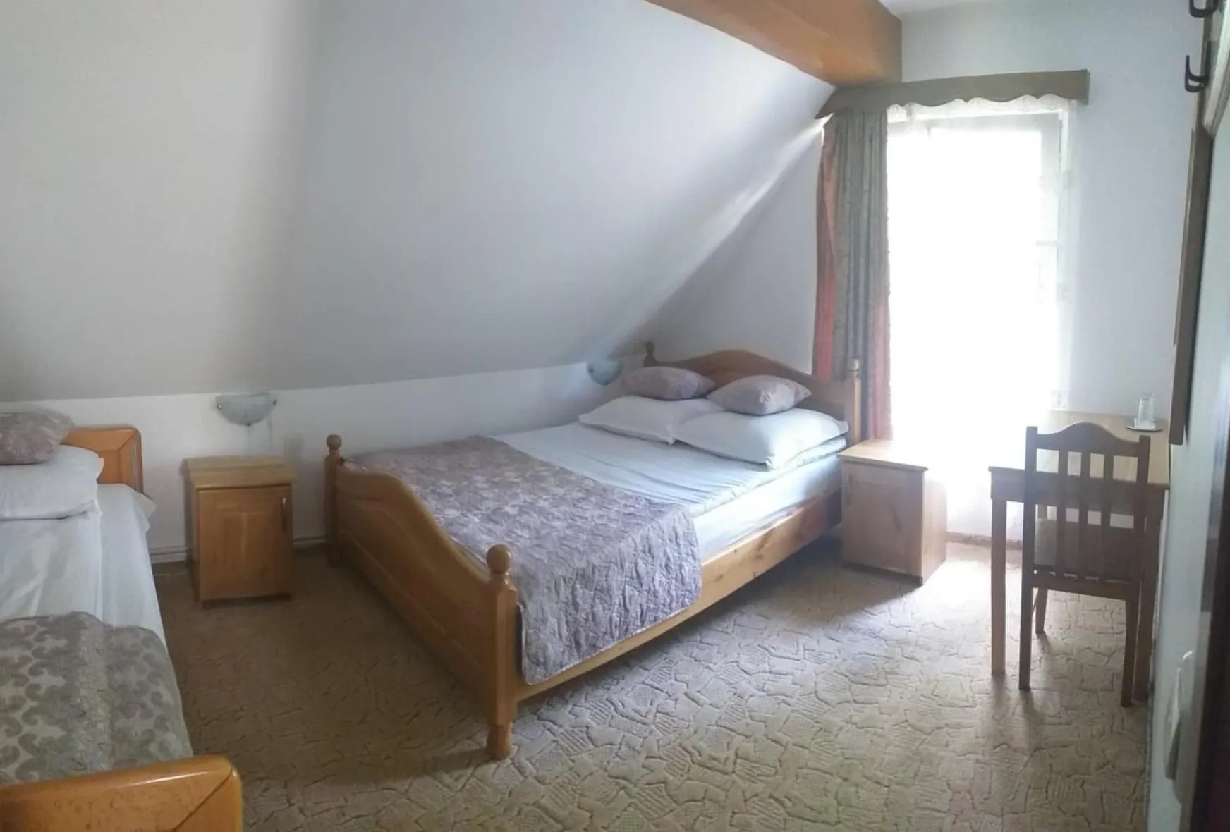 Bedroom, Bed in Șoaptele pădurii & Căsuța din pădure