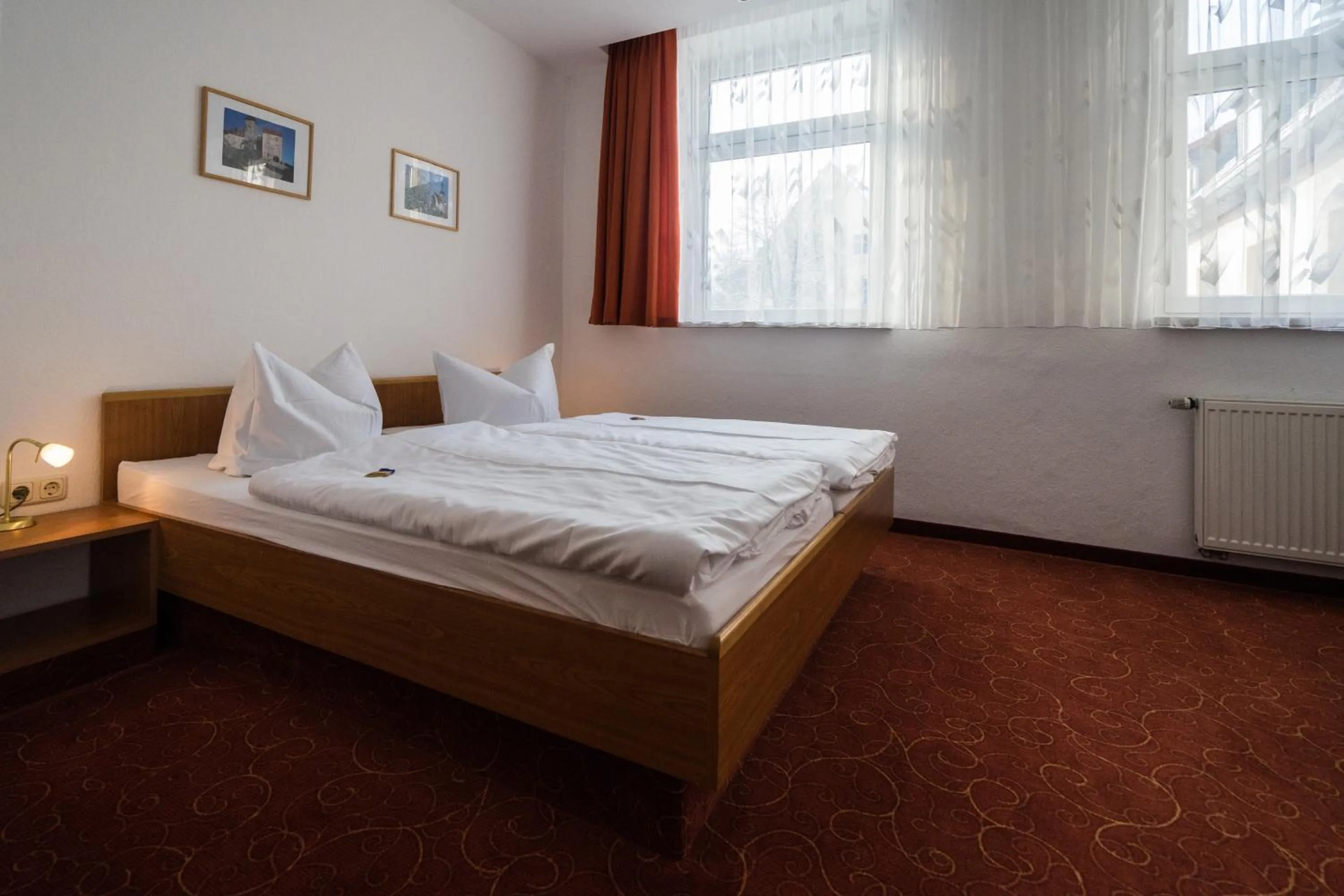 Photo of the whole room, Bed in Hotel Zur Post
