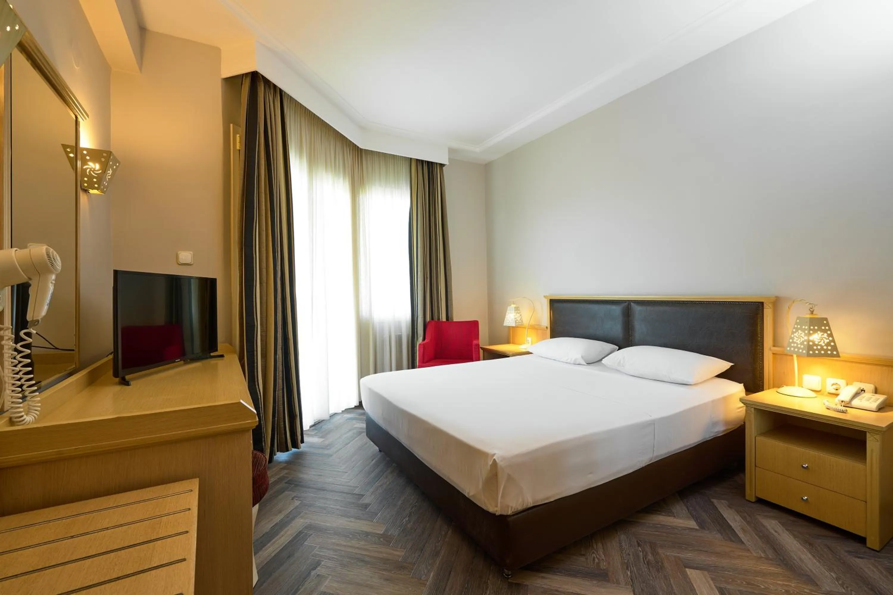 Photo of the whole room, Bed in Iris Hotel