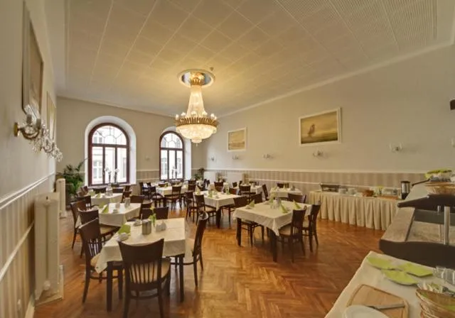 Restaurant/places to eat in Fründts Hotel