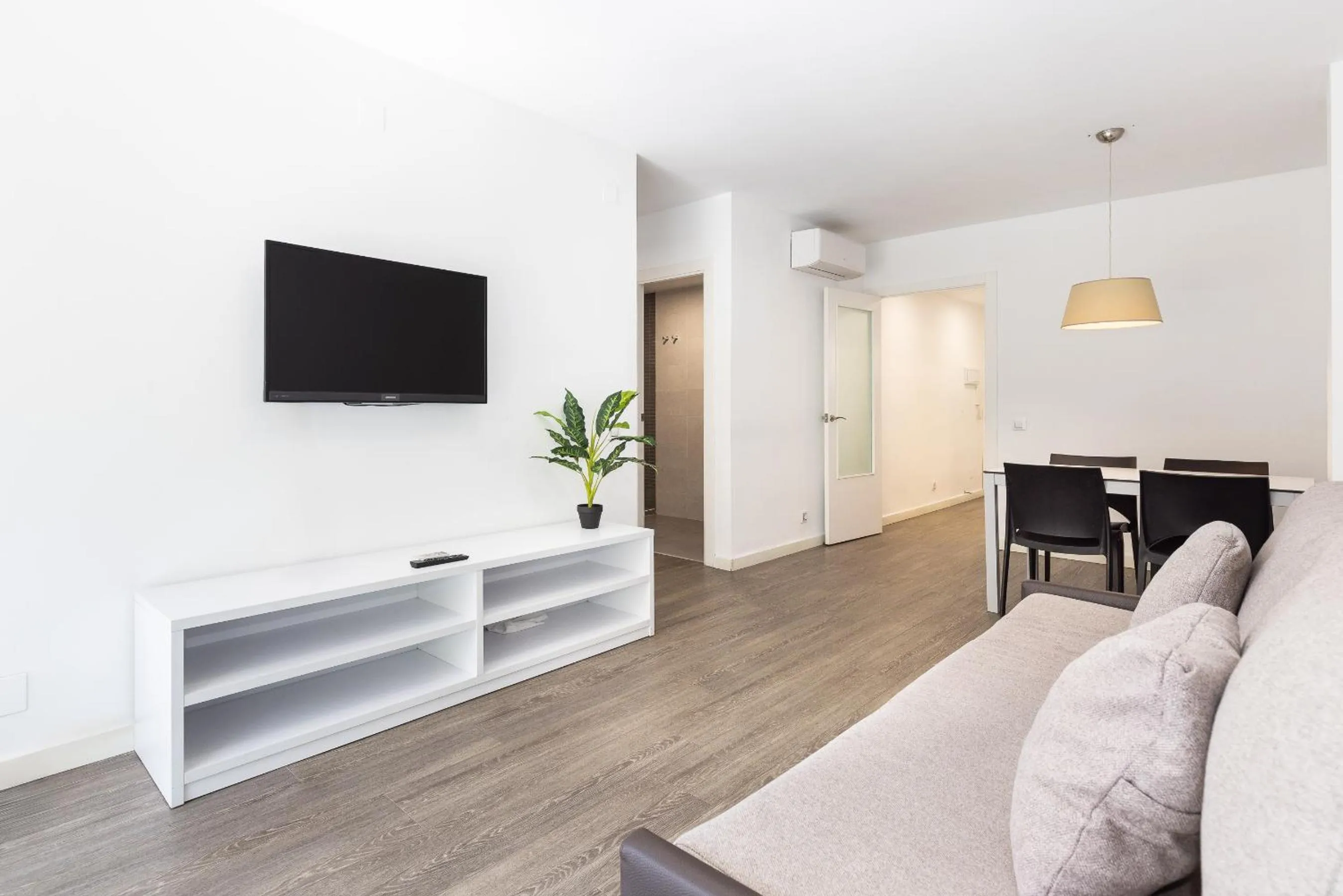 TV and multimedia in Rentalmar Zahara family suites