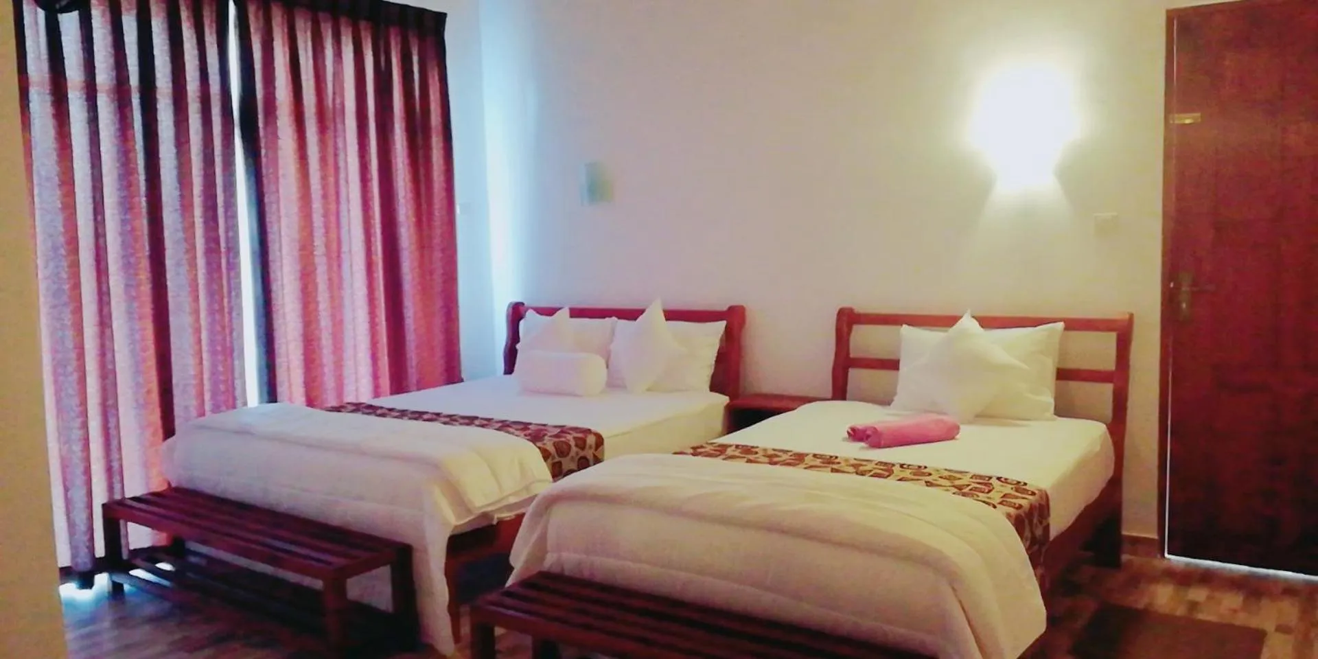 Bedroom, Bed in Ella Red Rock