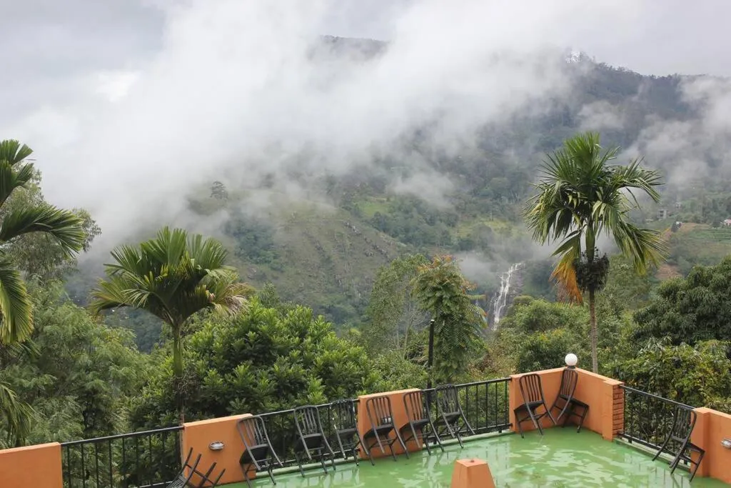 Day in Ella Red Rock