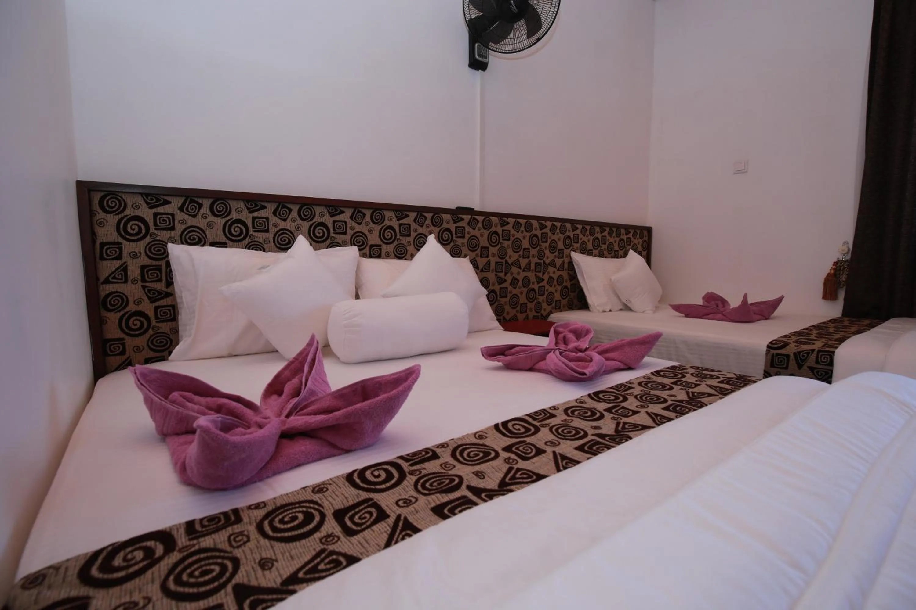 Bedroom, Bed in Ella Red Rock