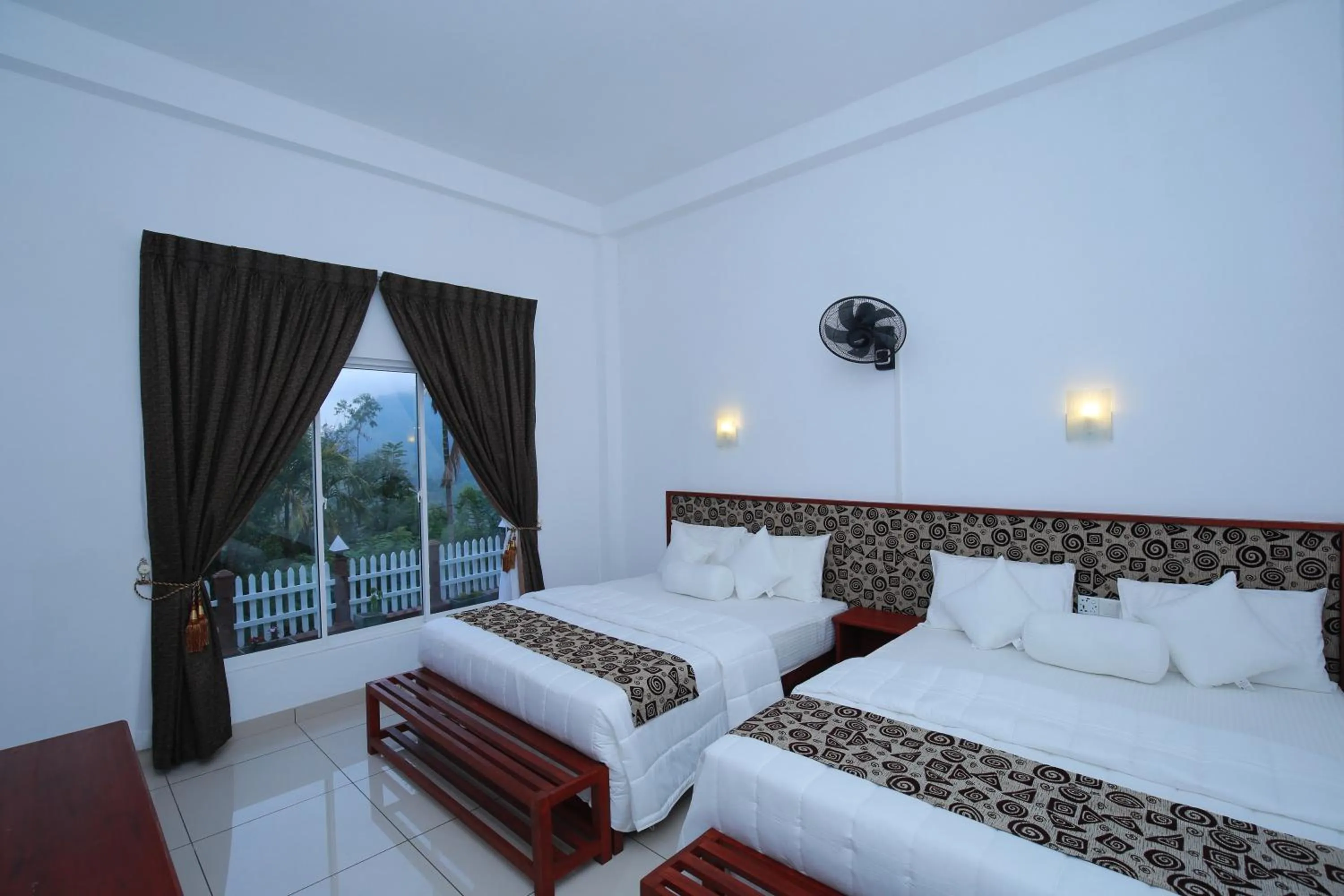 Bedroom, Bed in Ella Red Rock