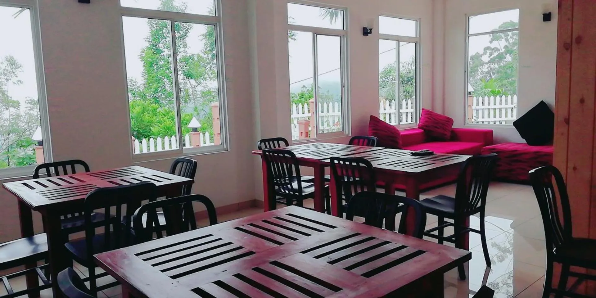 Restaurant/places to eat in Ella Red Rock