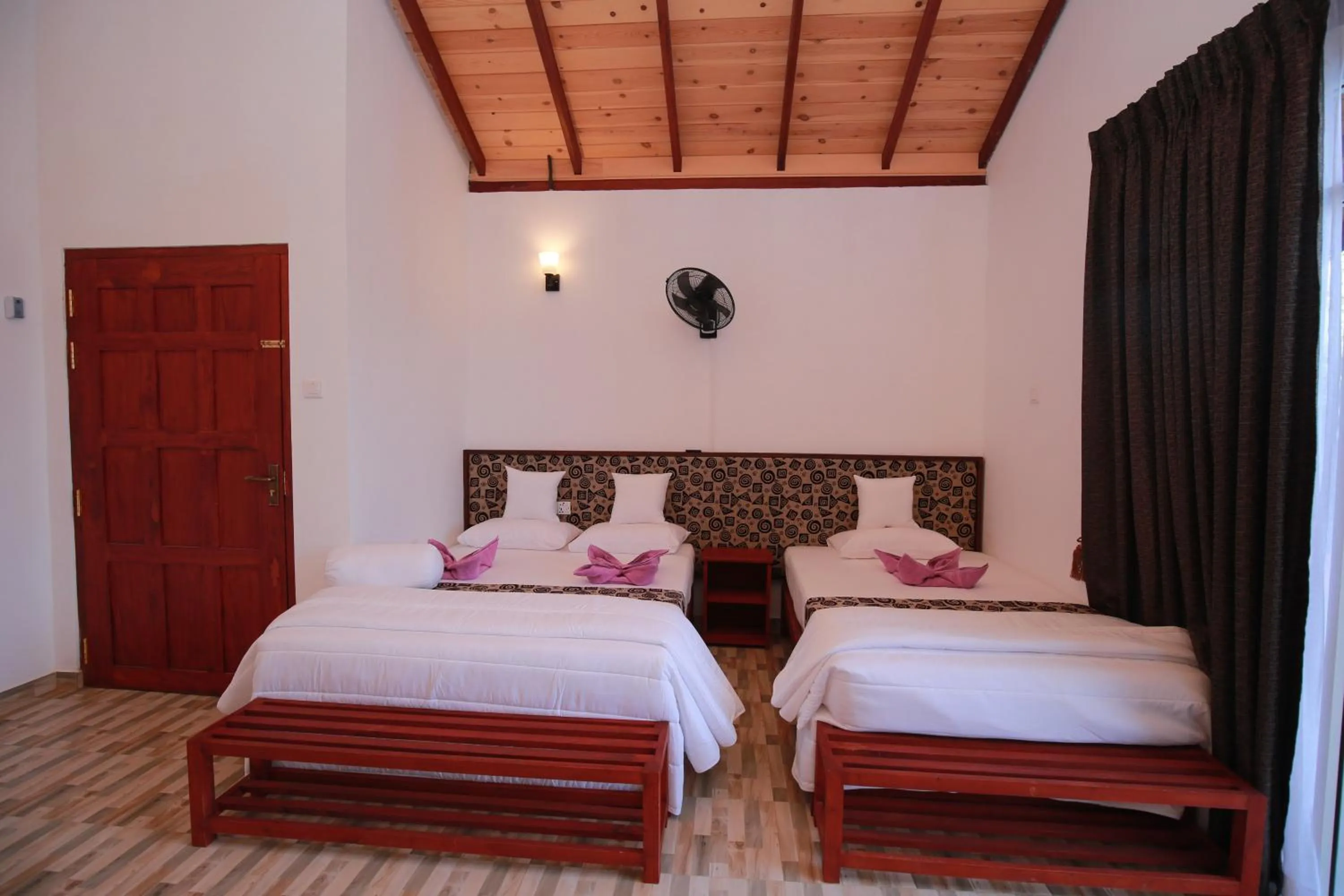 Bedroom, Bed in Ella Red Rock