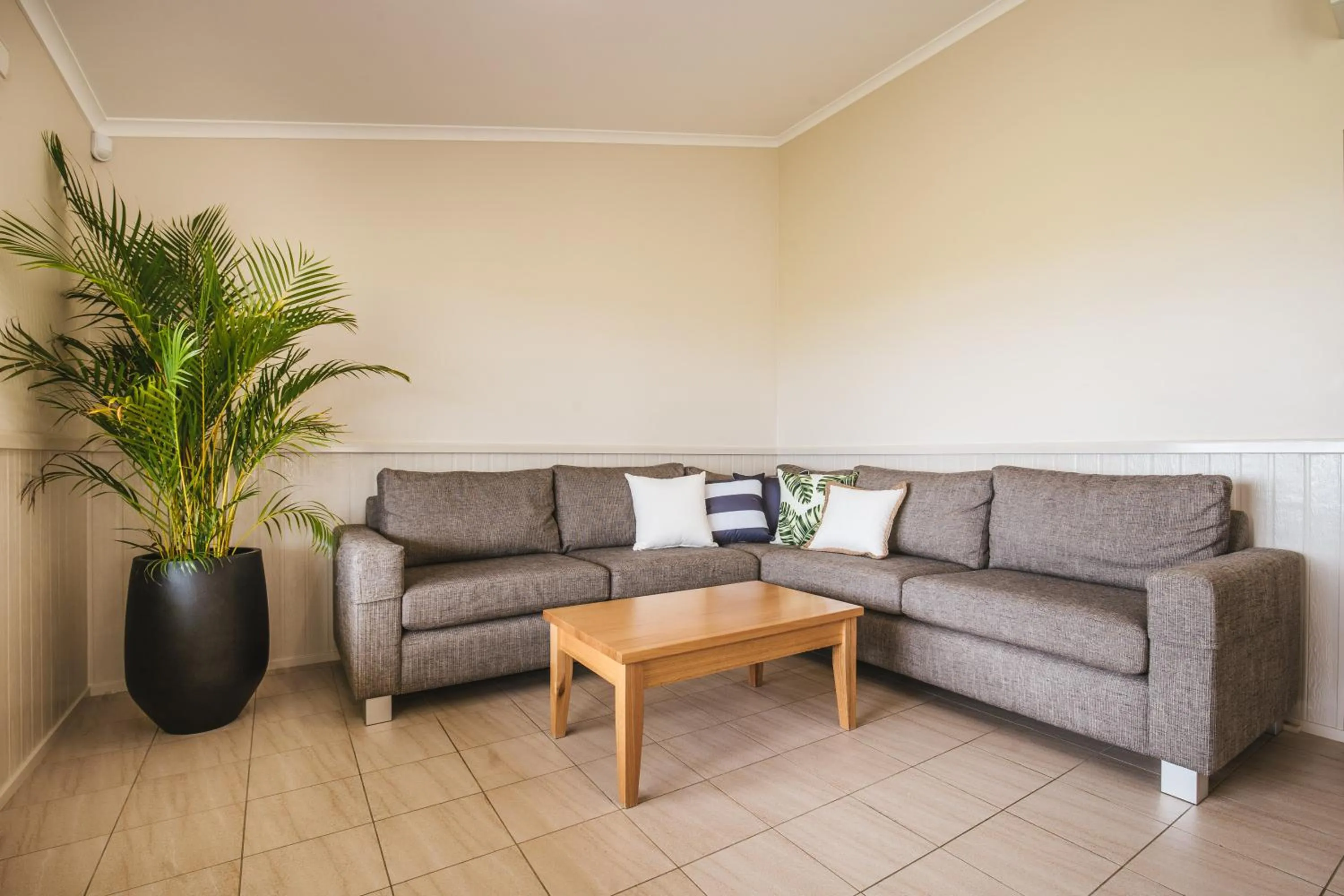Seating area in Clyde View Holiday Park
