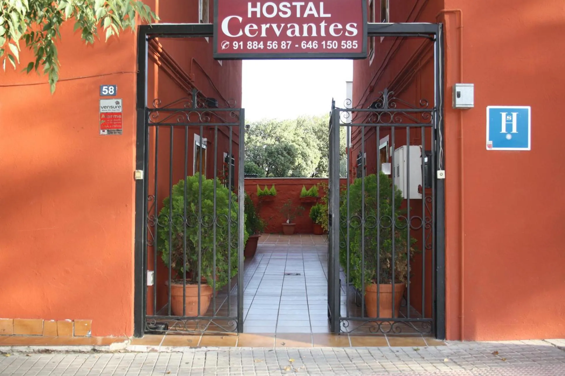 Hostal Cervantes
