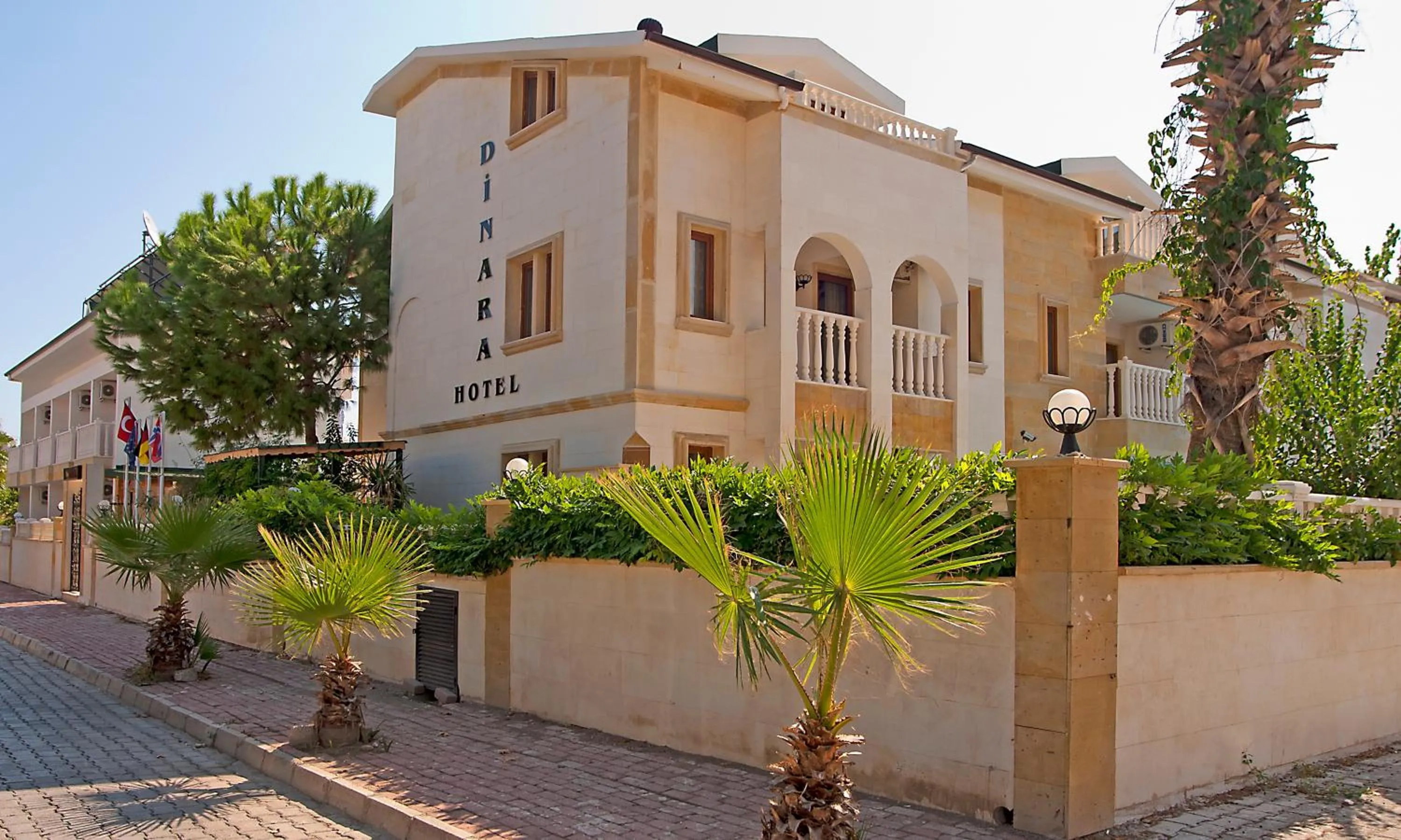 Facade/entrance in Dinara Apart Hotel