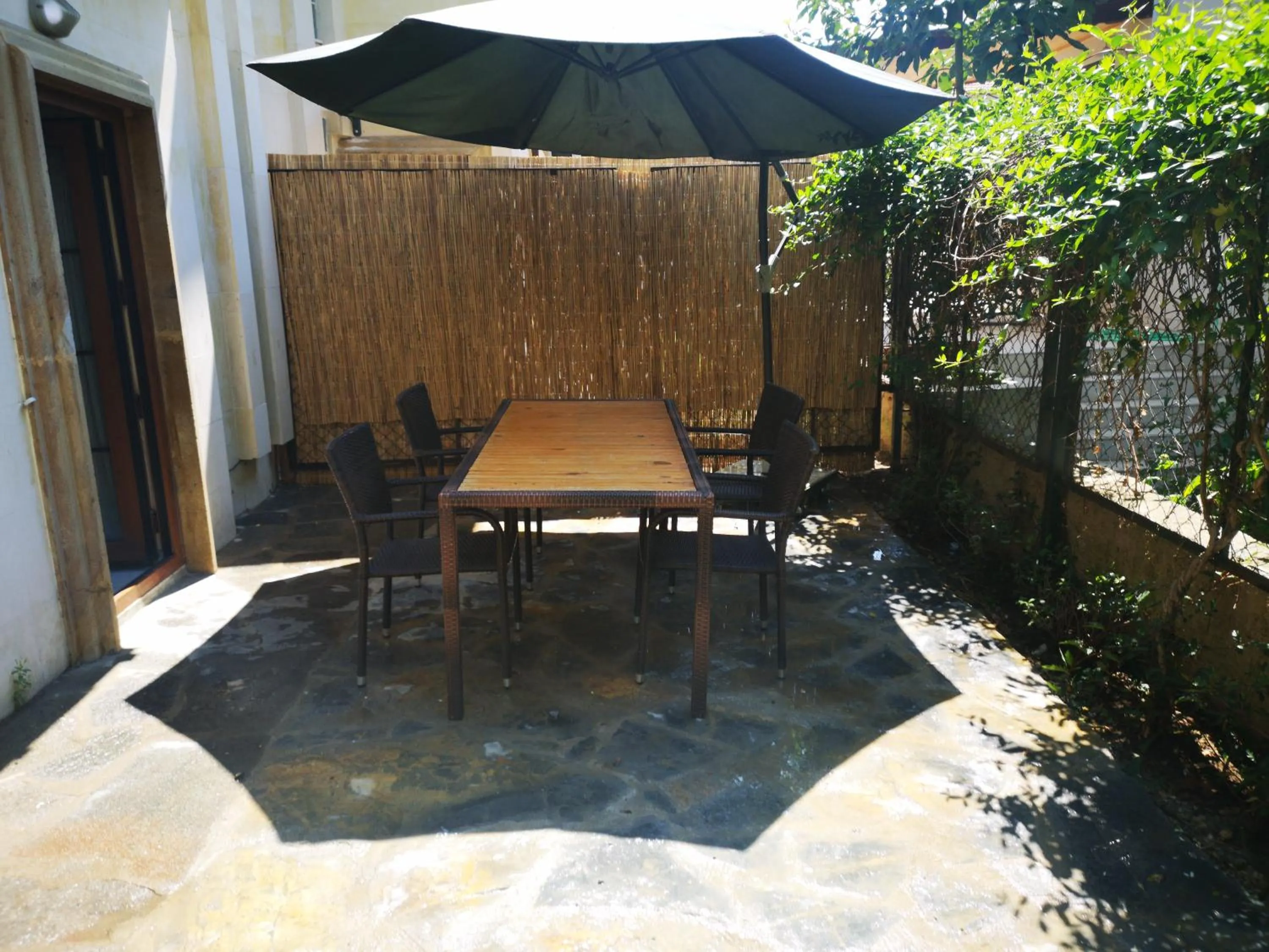 Garden in Dinara Apart Hotel